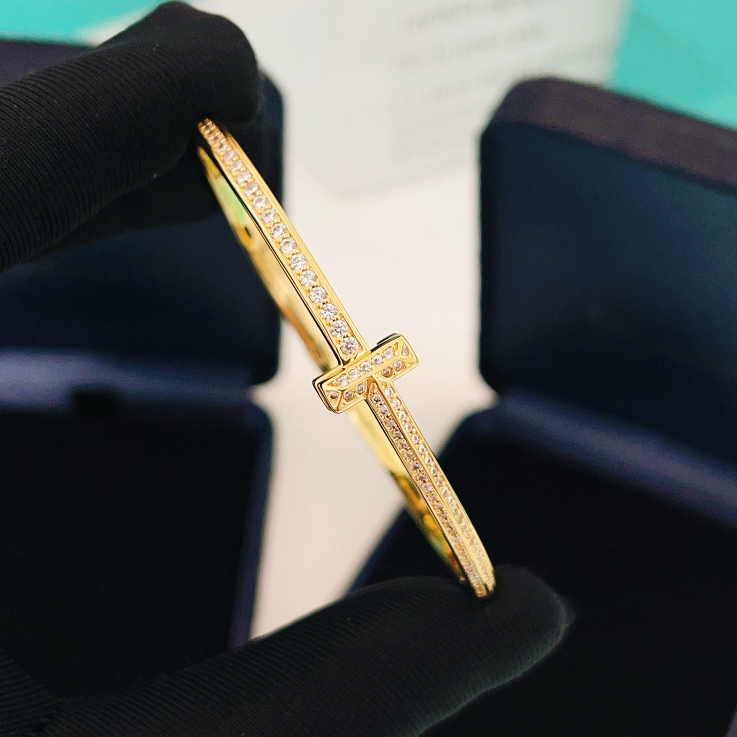 Tiffany & Co. Tiffany*帝芙尼最新款，非常的上镜‼ 设计很特别值得入手 高级手工坊系列