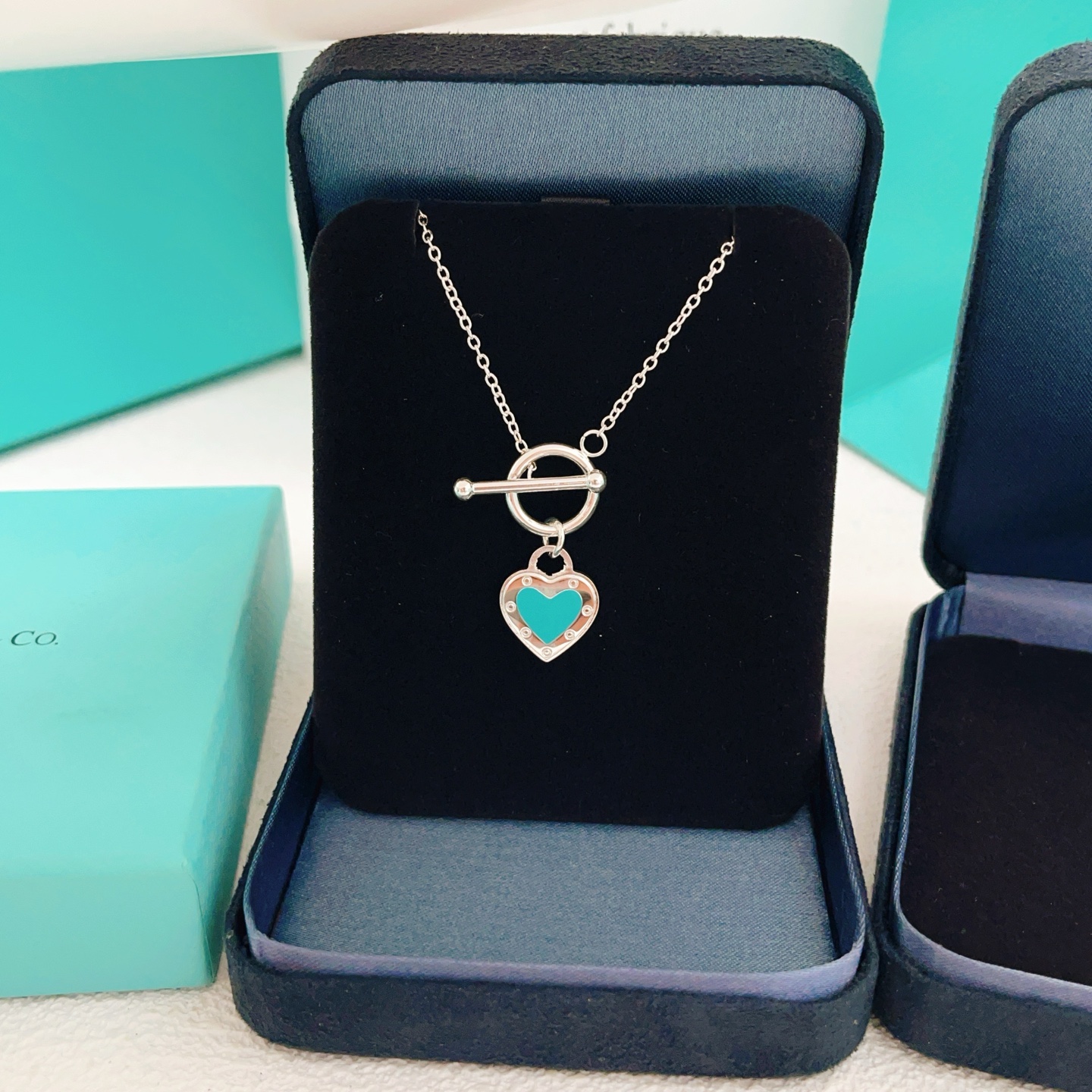 Tiffany & Co. Tiffany*帝芙尼最新款，非常的上镜‼ 设计很特别值得入手 高级手工坊系列