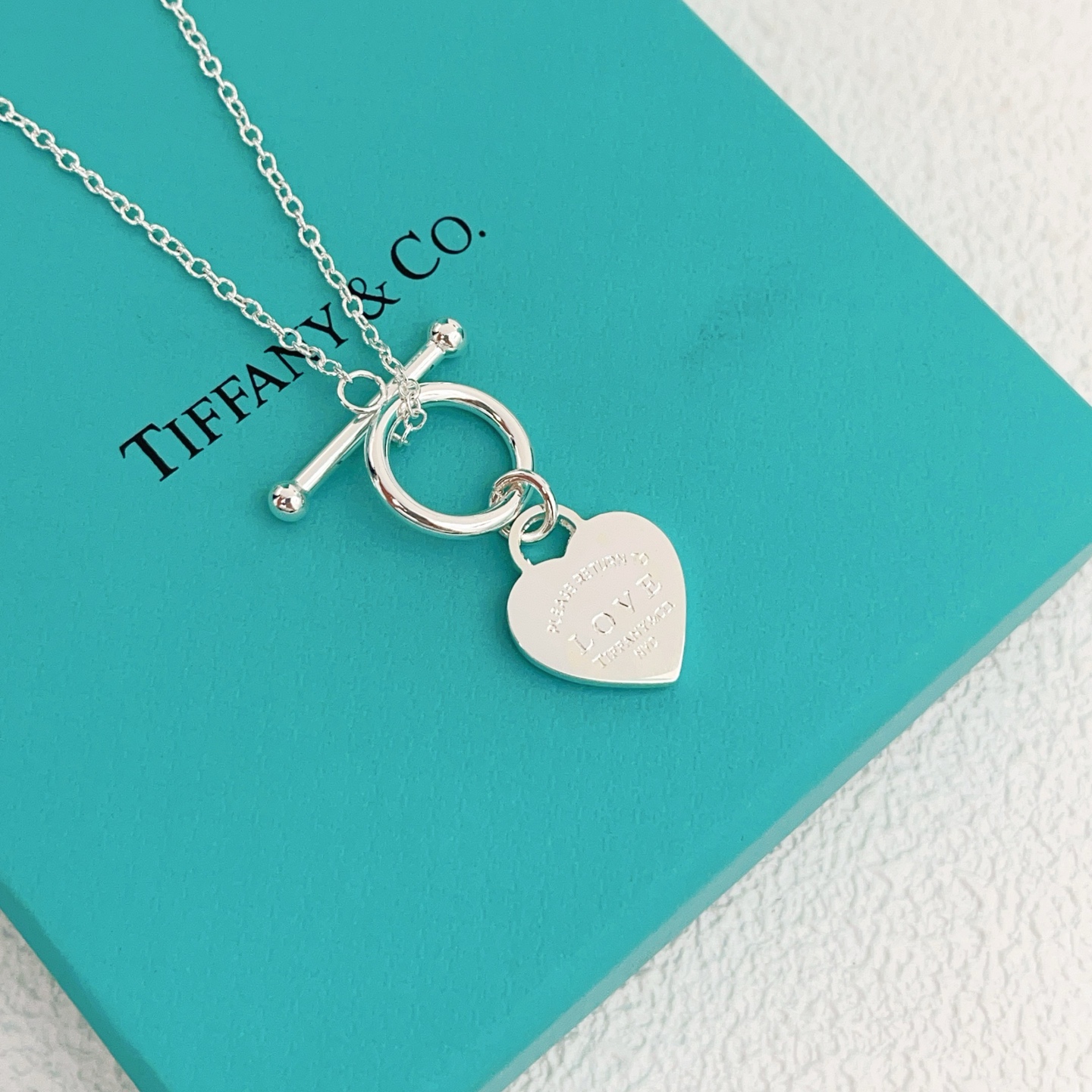 Tiffany & Co. Tiffany*帝芙尼最新款，非常的上镜‼ 设计很特别值得入手 高级手工坊系列