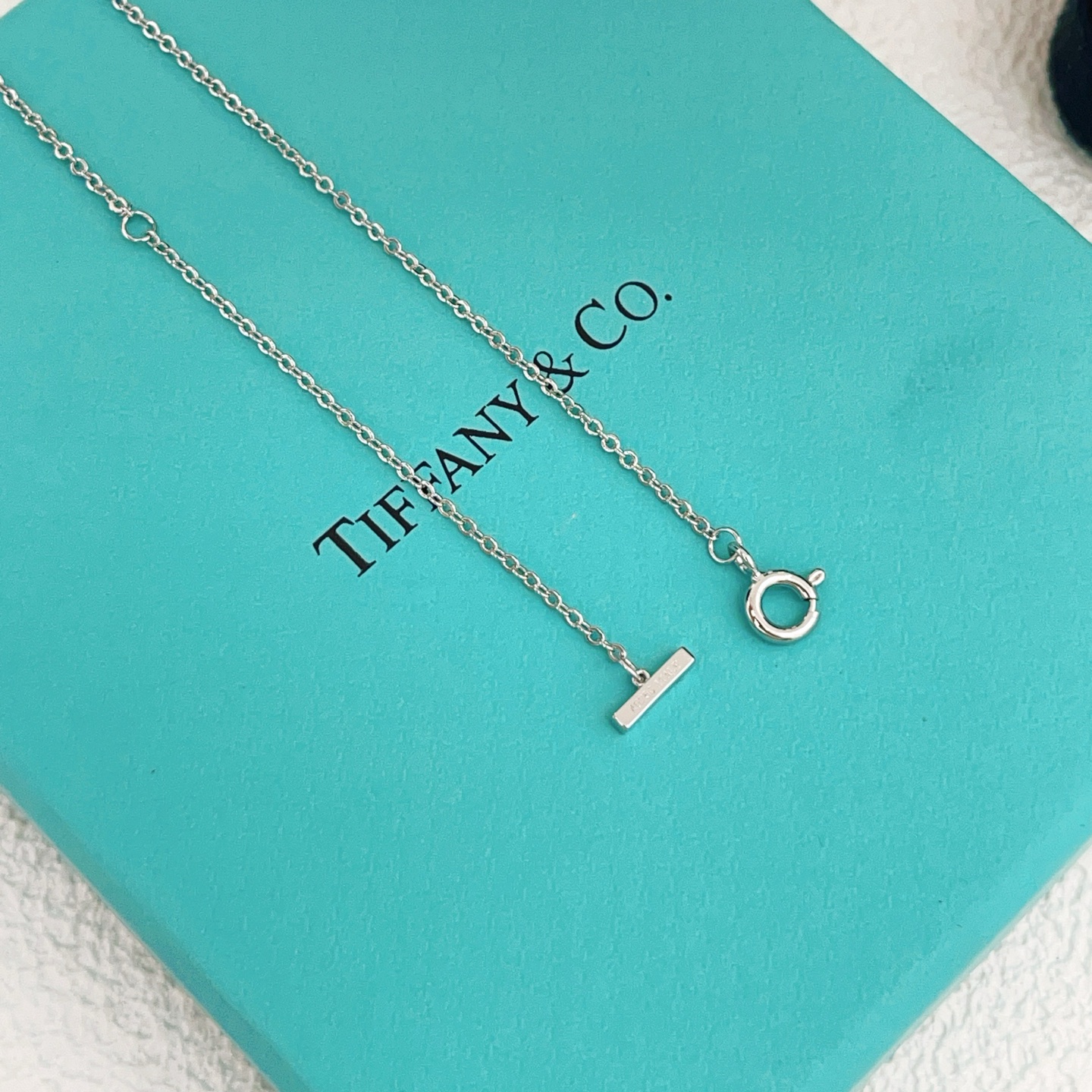 Tiffany & Co. Tiffany*帝芙尼最新款，非常的上镜‼ 设计很特别值得入手 高级手工坊系列