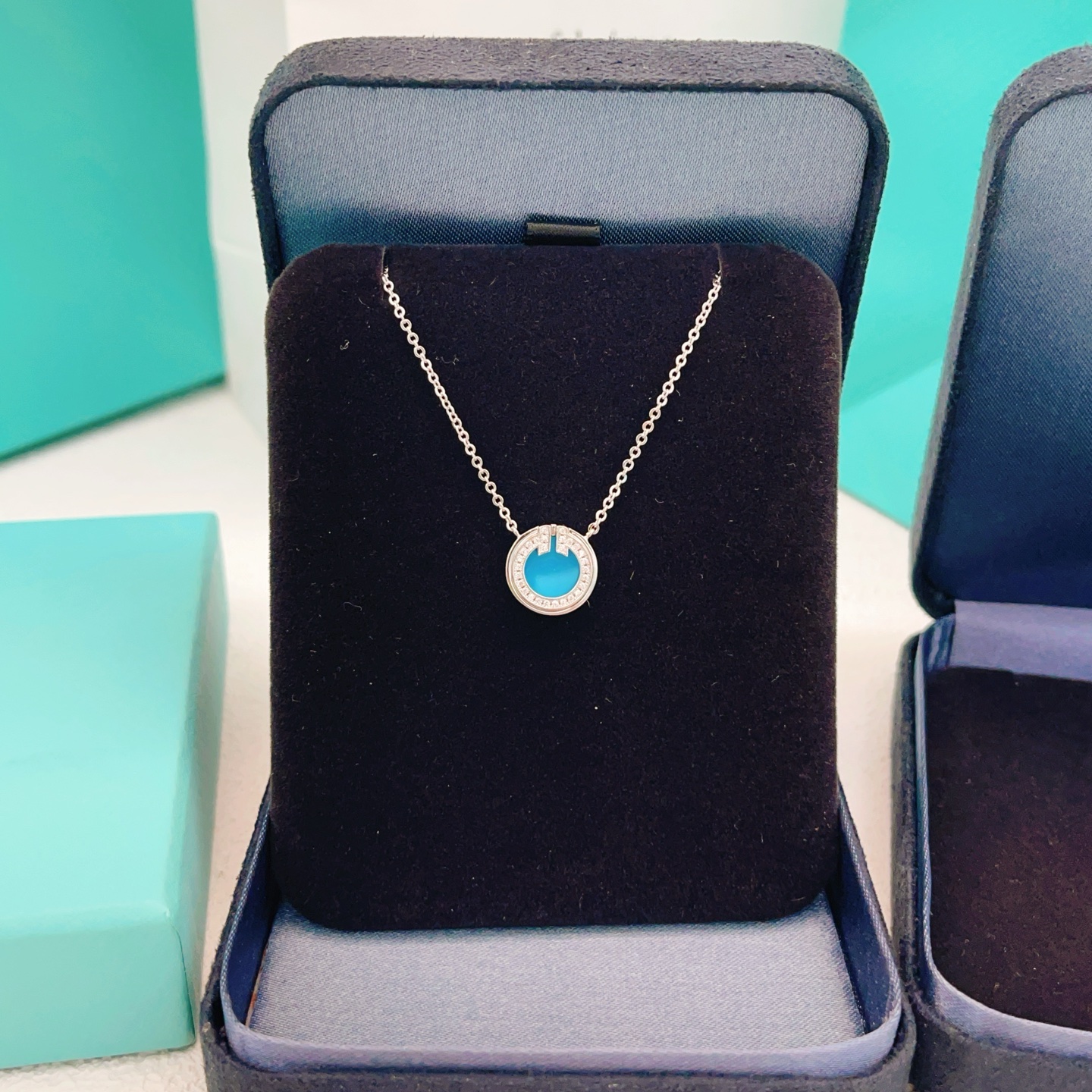 Tiffany & Co. Tiffany*帝芙尼最新款，非常的上镜‼ 设计很特别值得入手 高级手工坊系列