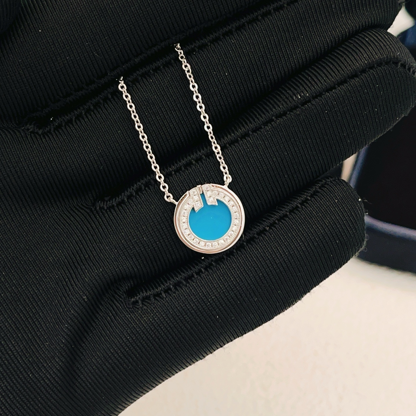 Tiffany & Co. Tiffany*帝芙尼最新款，非常的上镜‼ 设计很特别值得入手 高级手工坊系列