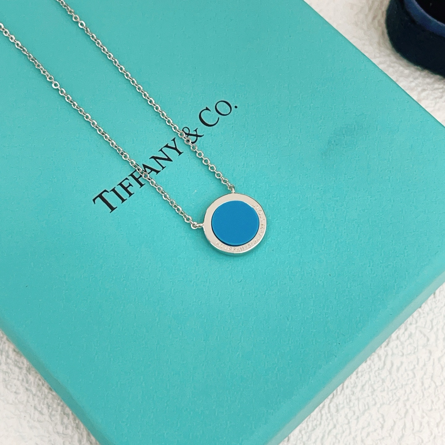 Tiffany & Co. Tiffany*帝芙尼最新款，非常的上镜‼ 设计很特别值得入手 高级手工坊系列