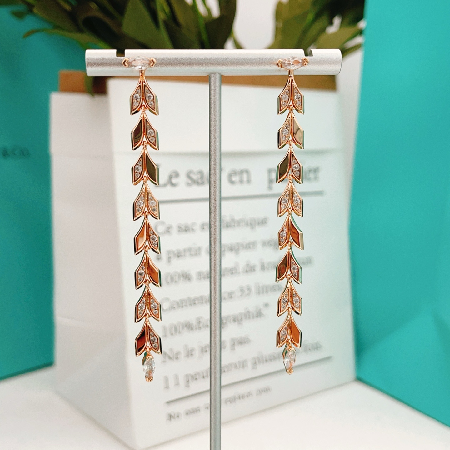 Tiffany & Co. Tiffany*帝芙尼最新款，非常的上镜‼ 设计很特别值得入手 高级手工坊系列