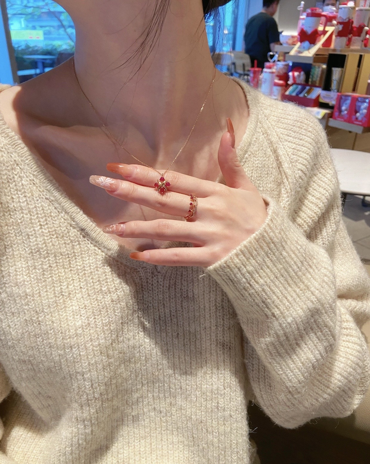 Tiffany & Co. Tiffany*帝芙尼最新款，非常的上镜‼ 设计很特别值得入手 高级手工坊系列