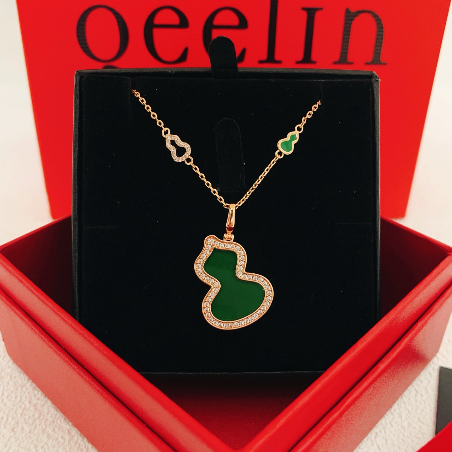  【Qeelin 最新款🆕🆕玫瑰金绿色葫芦项链】一致ZP黄铜材质，非常的上镜‼️设计很特别值得入手高级手工坊系列