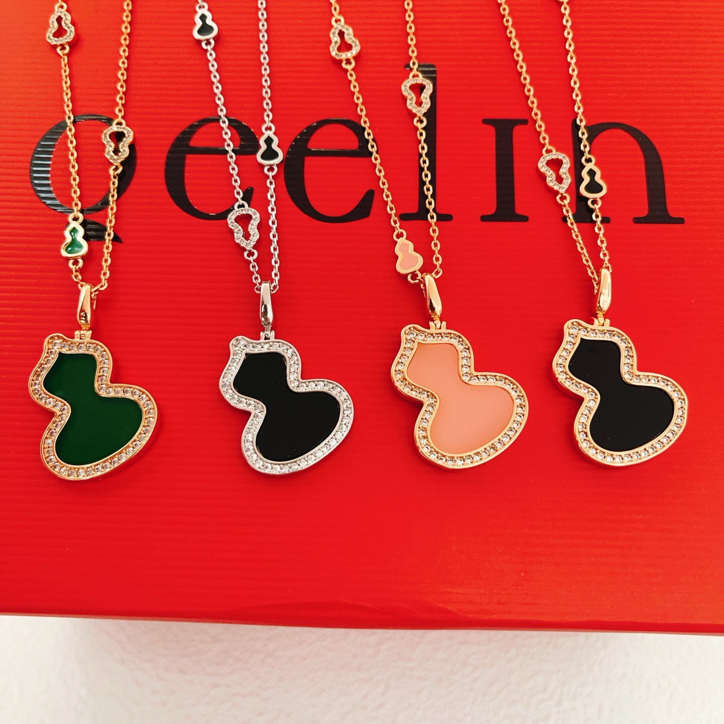 Колье латунь розовый зелёный QX062