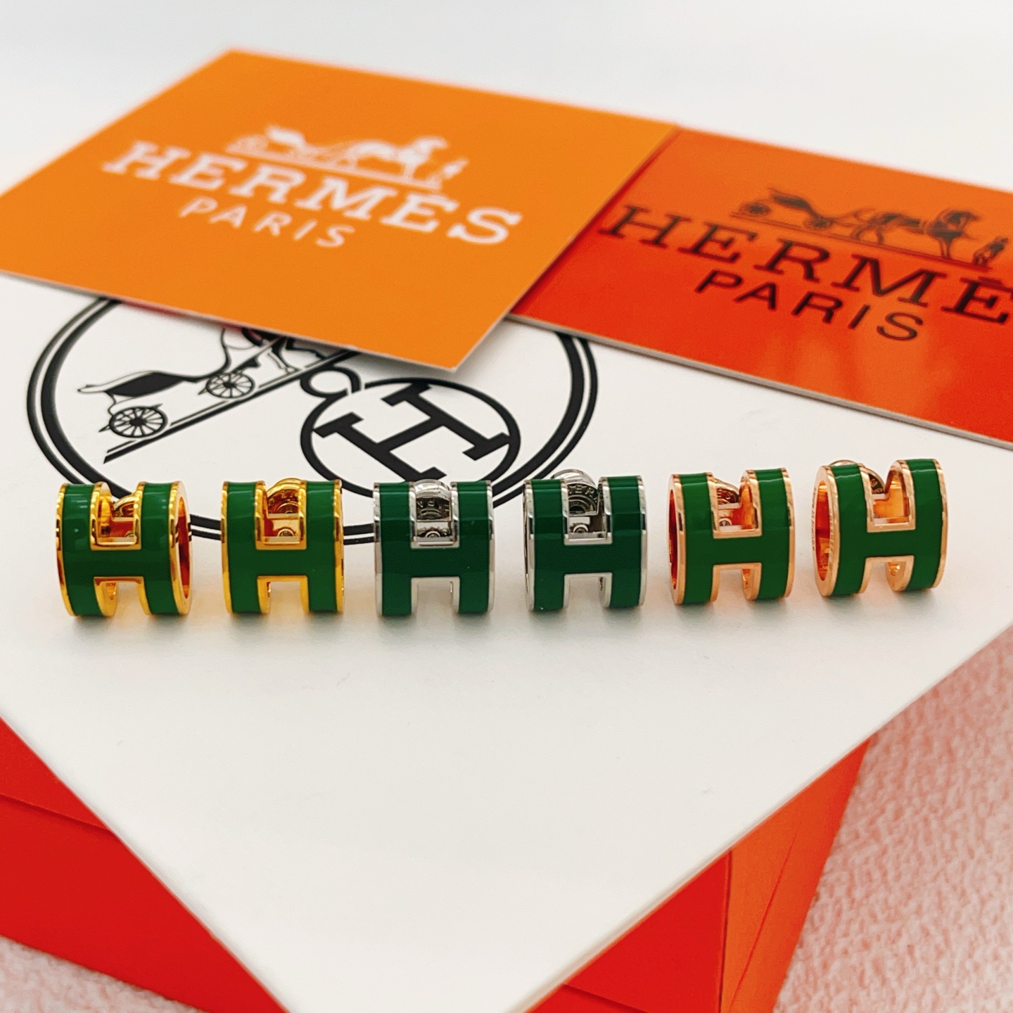 Серьги латунь зелёный HE109