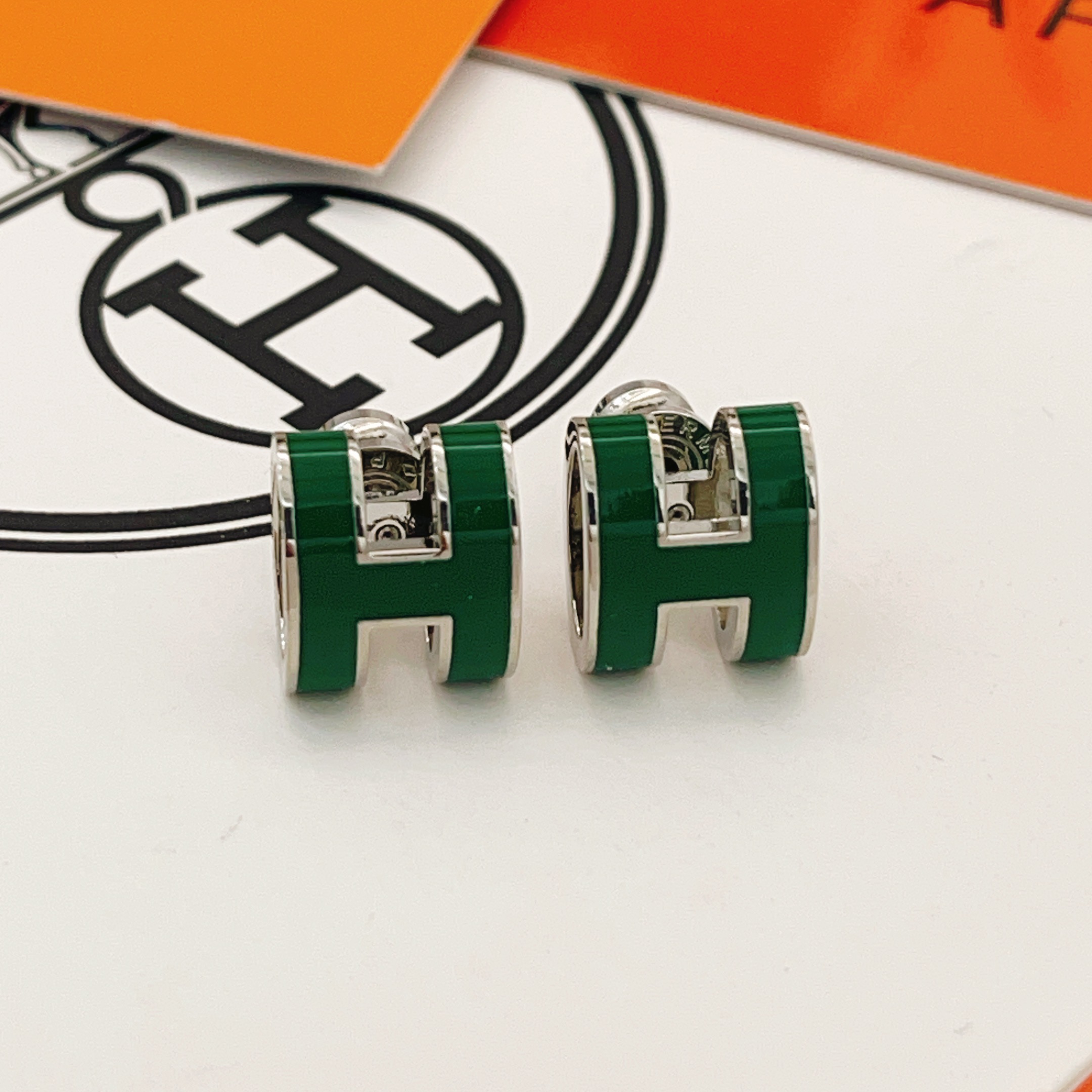 Серьги гвоздики HE109 P60HE109