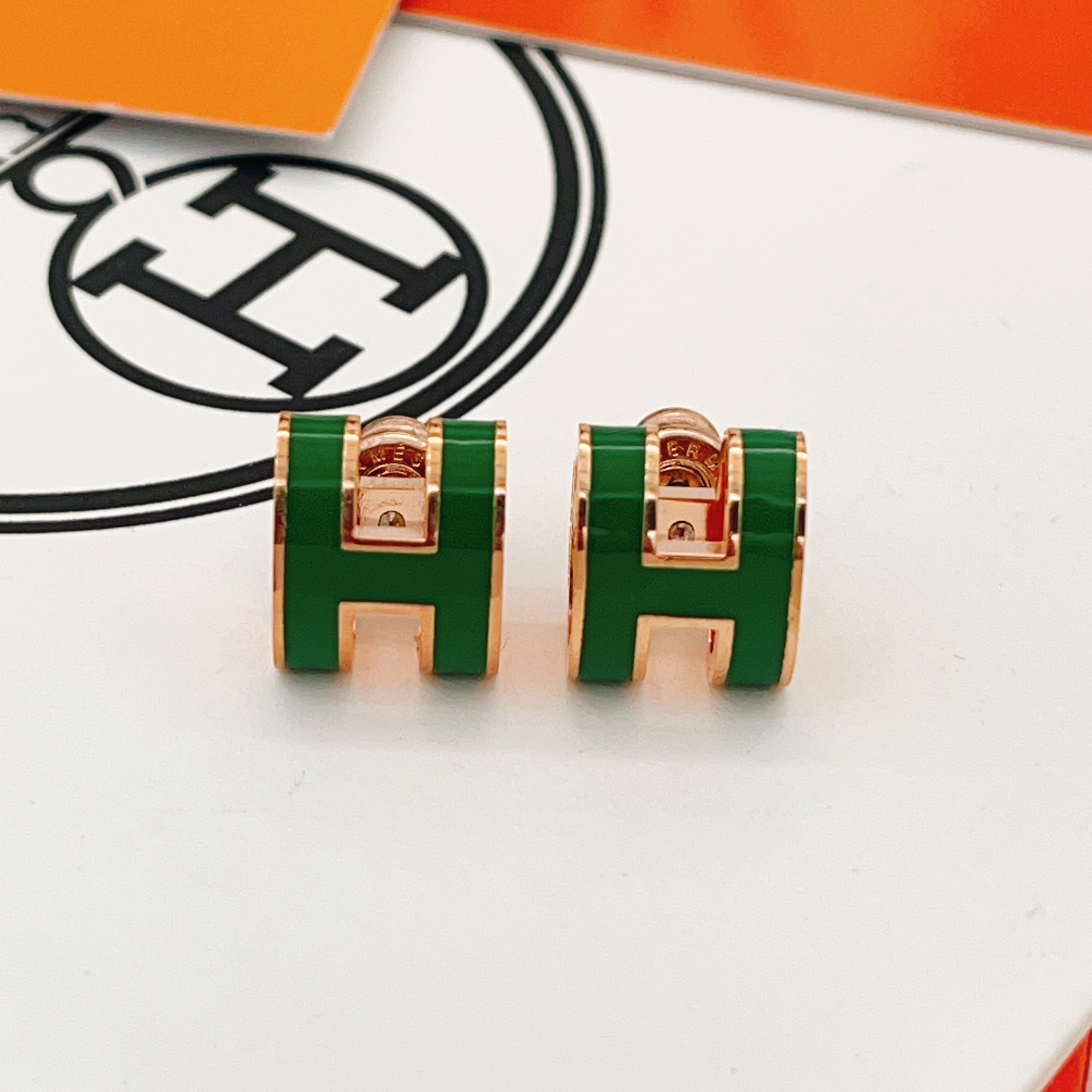 Серьги гвоздики HE111 P60HE111