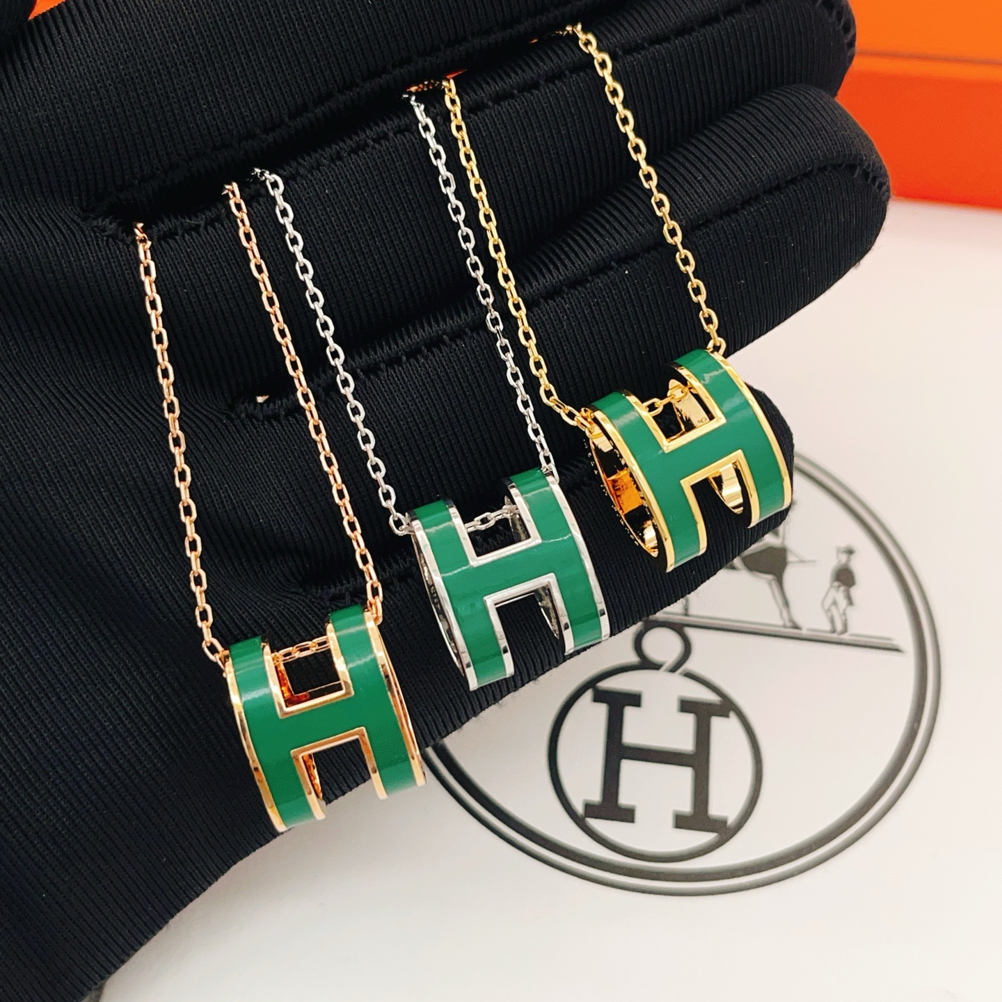 Колье латунь зелёный HX128