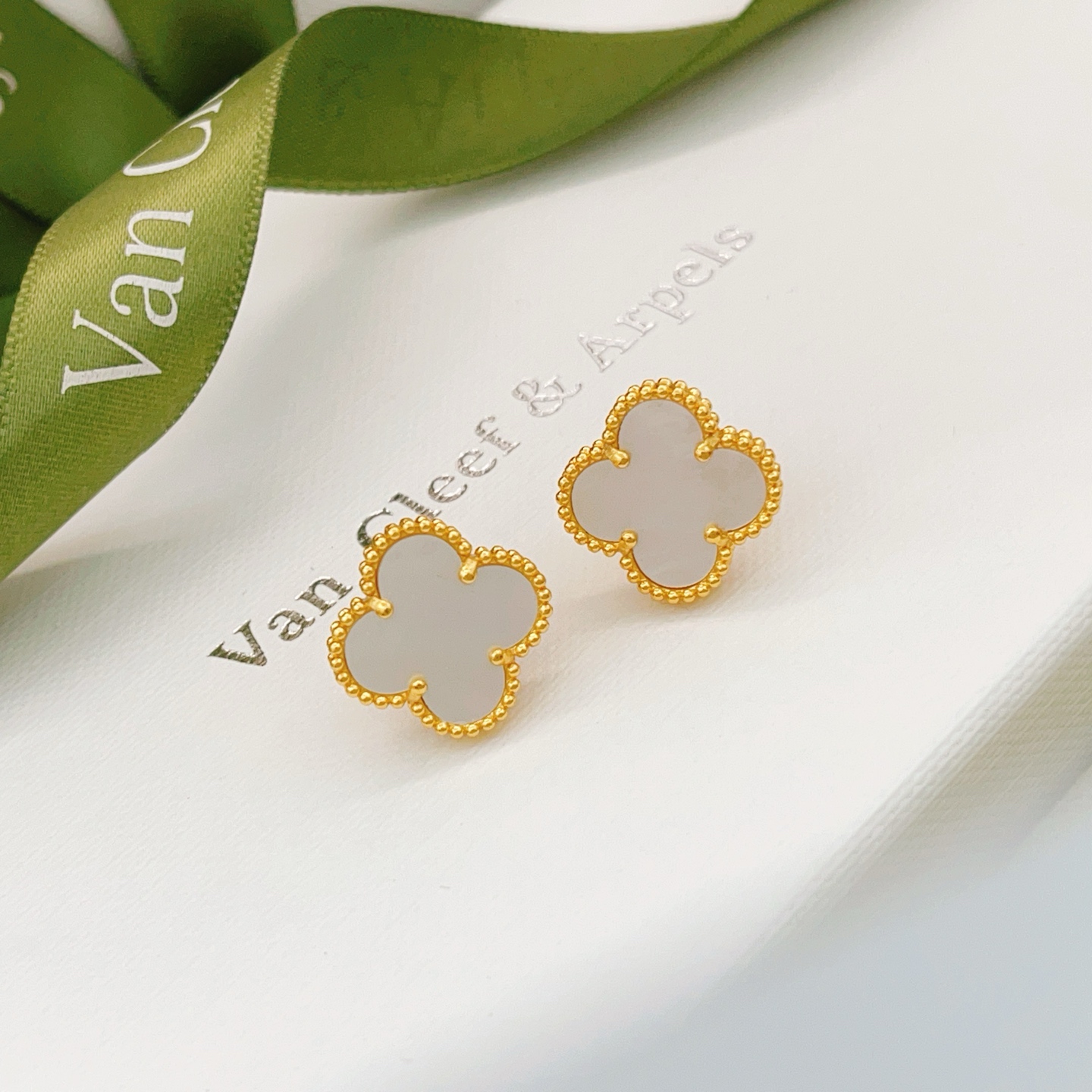 Van Cleef Arpels Vintage Alhambra earrings yellow gold white mother-of-pearl 15mm motif diameter