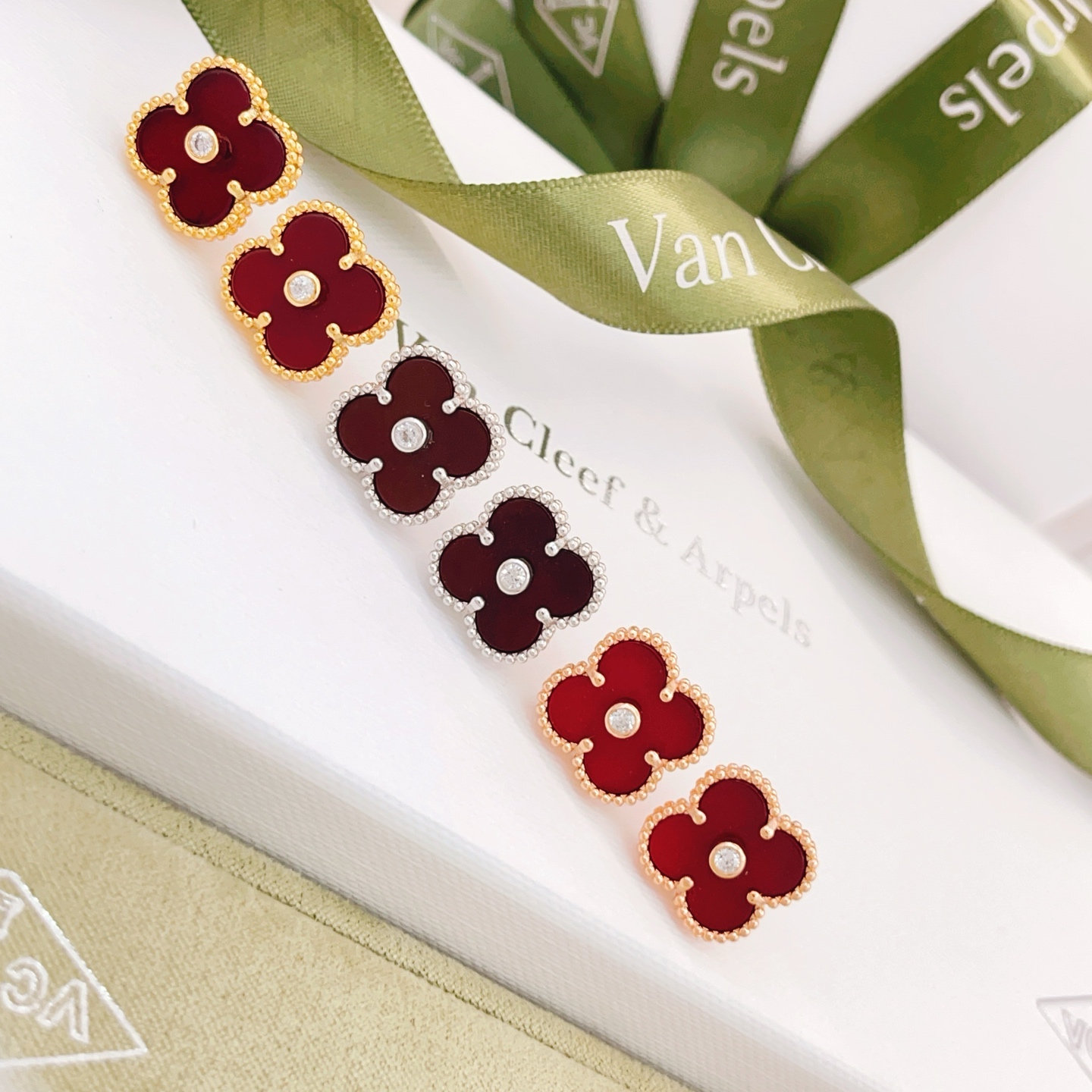 Van Cleef & Arpels Haute Couture Haute Joaillerie Fine Jewelry Earrings 7