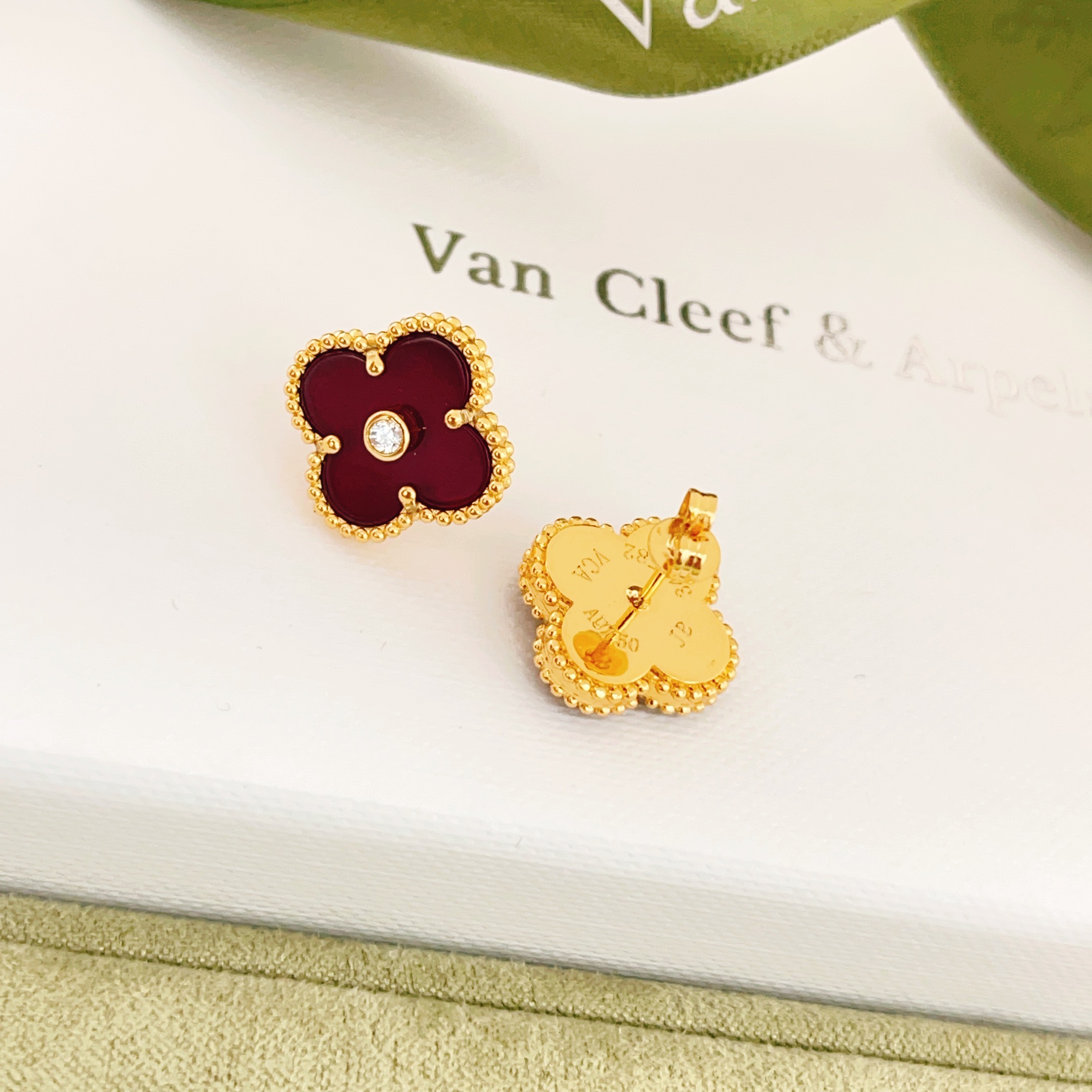 Van Cleef & Arpels Haute Couture Haute Joaillerie Fine Jewelry Earrings 4