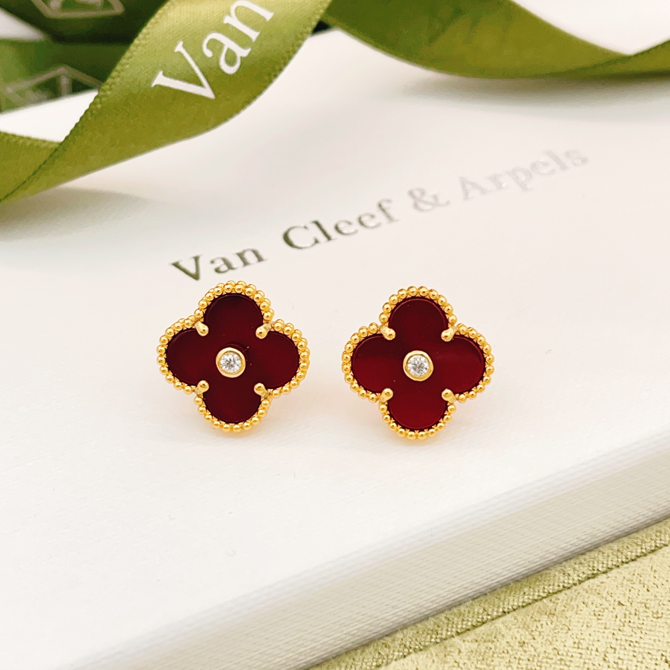 Van Cleef & Arpels Haute Couture Haute Joaillerie Fine Jewelry Earrings