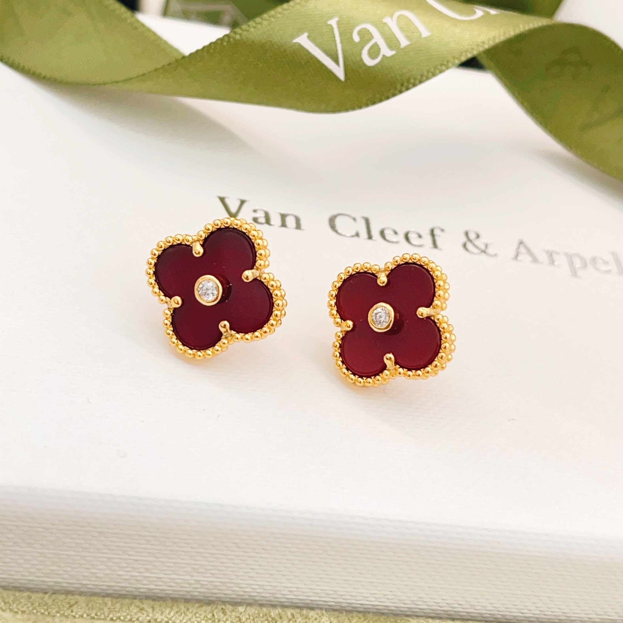 Van Cleef & Arpels Haute Couture Haute Joaillerie Fine Jewelry Earrings 3