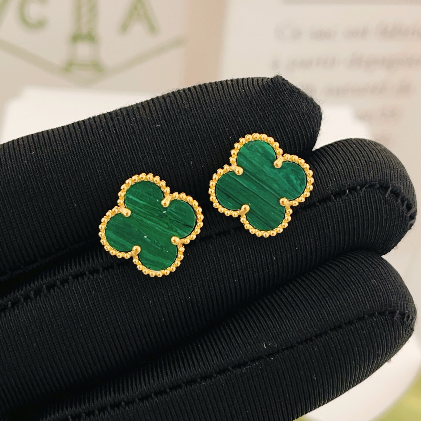 Van Cleef Arpels Vintage Alhambra earrings yellow gold with green malachite 15mm motif diameter