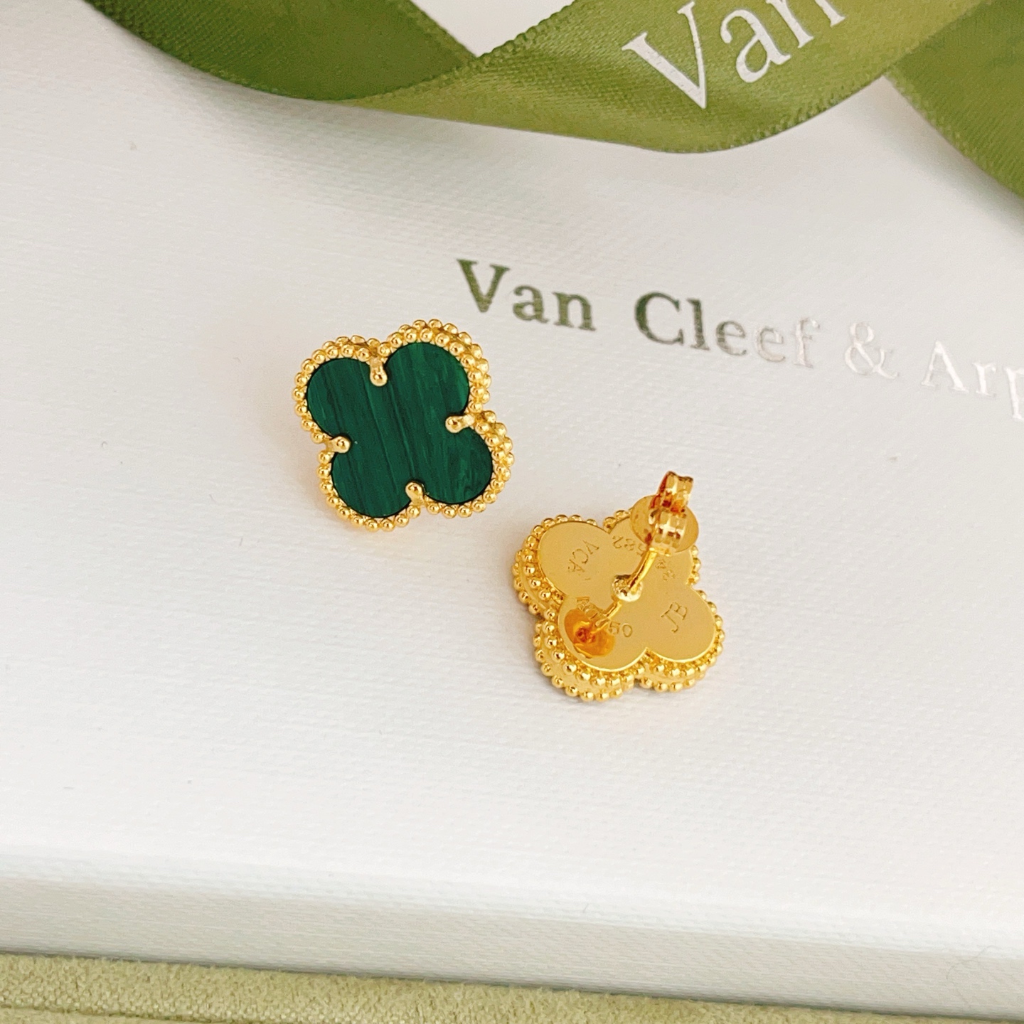 Van Cleef Arpels Vintage Alhambra earrings yellow gold with green malachite 15mm motif diameter