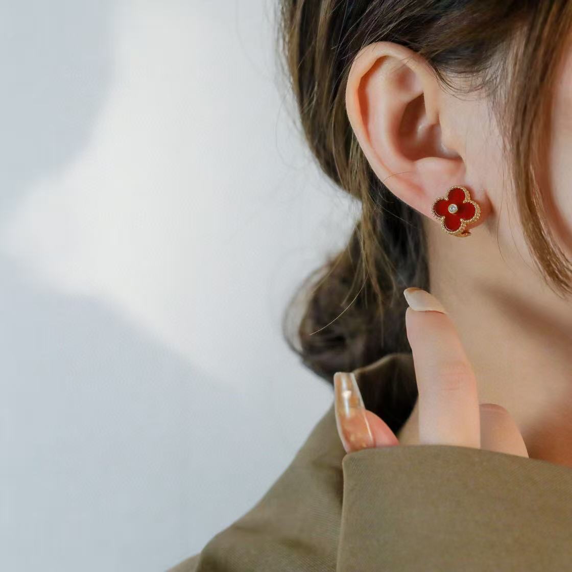 Van Cleef & Arpels Haute Couture Haute Joaillerie Fine Jewelry Earrings 8