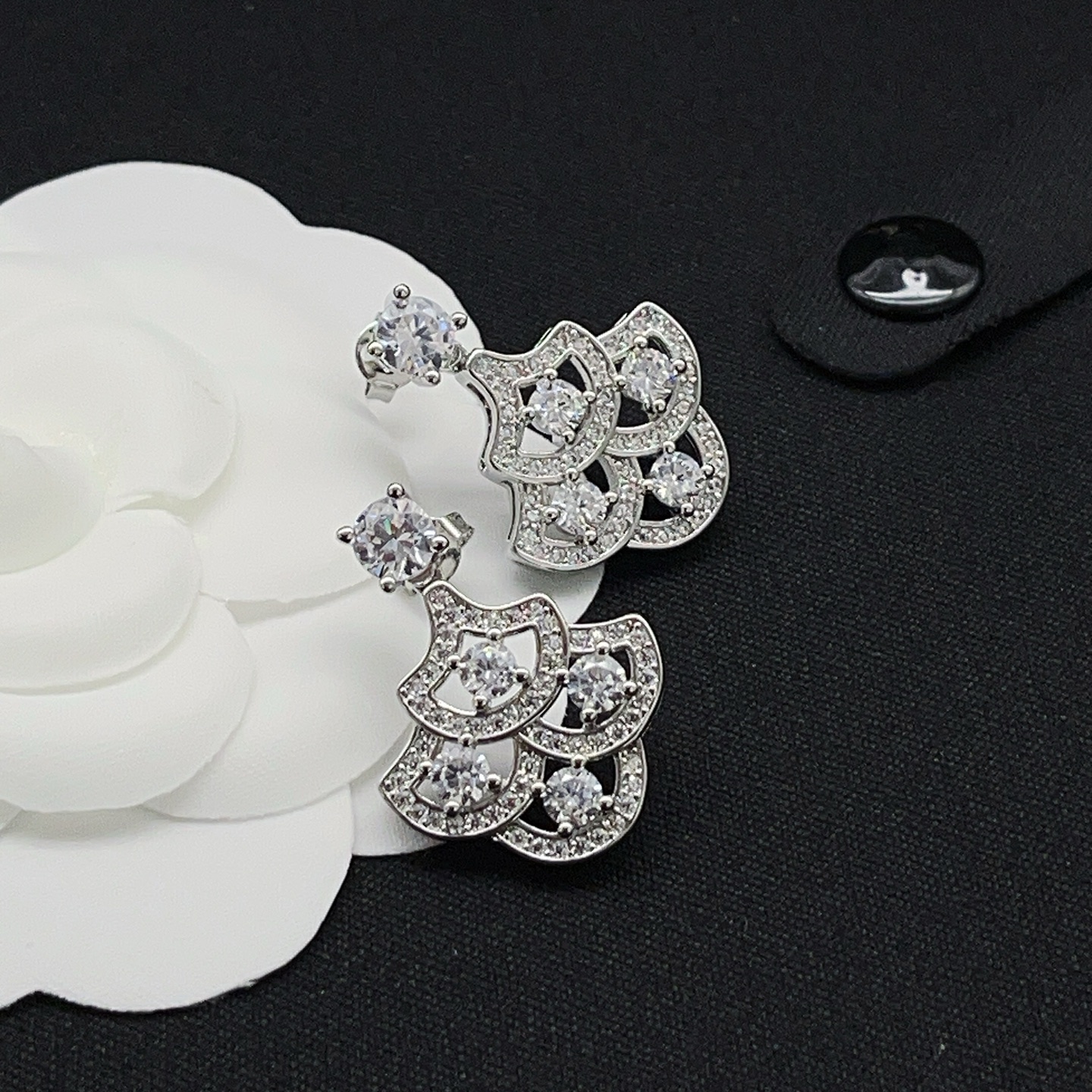 Chanel Haute Joaillerie Fine Jewelry Earrings Necklace Ring Ref 4