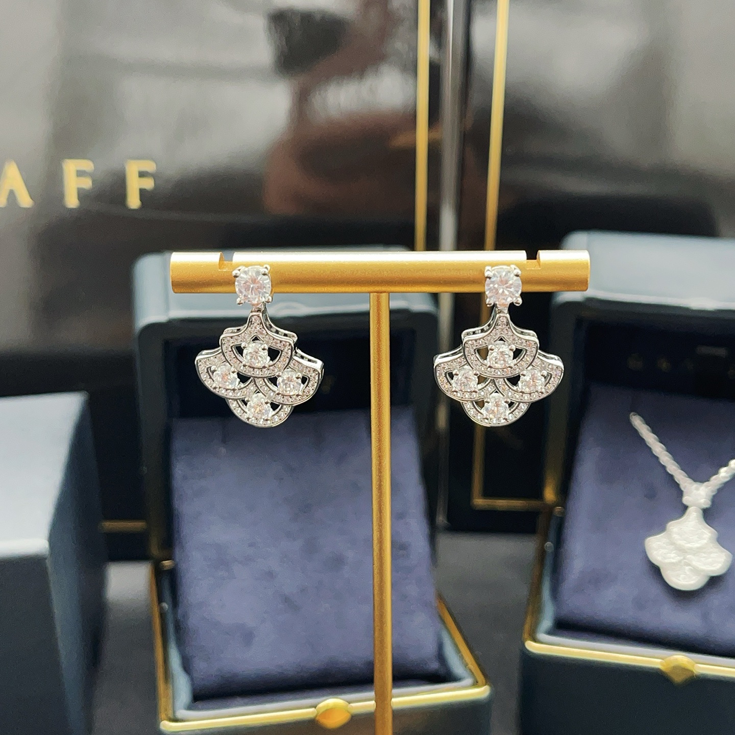 Chanel Haute Joaillerie Fine Jewelry Earrings Necklace Ring Ref 6