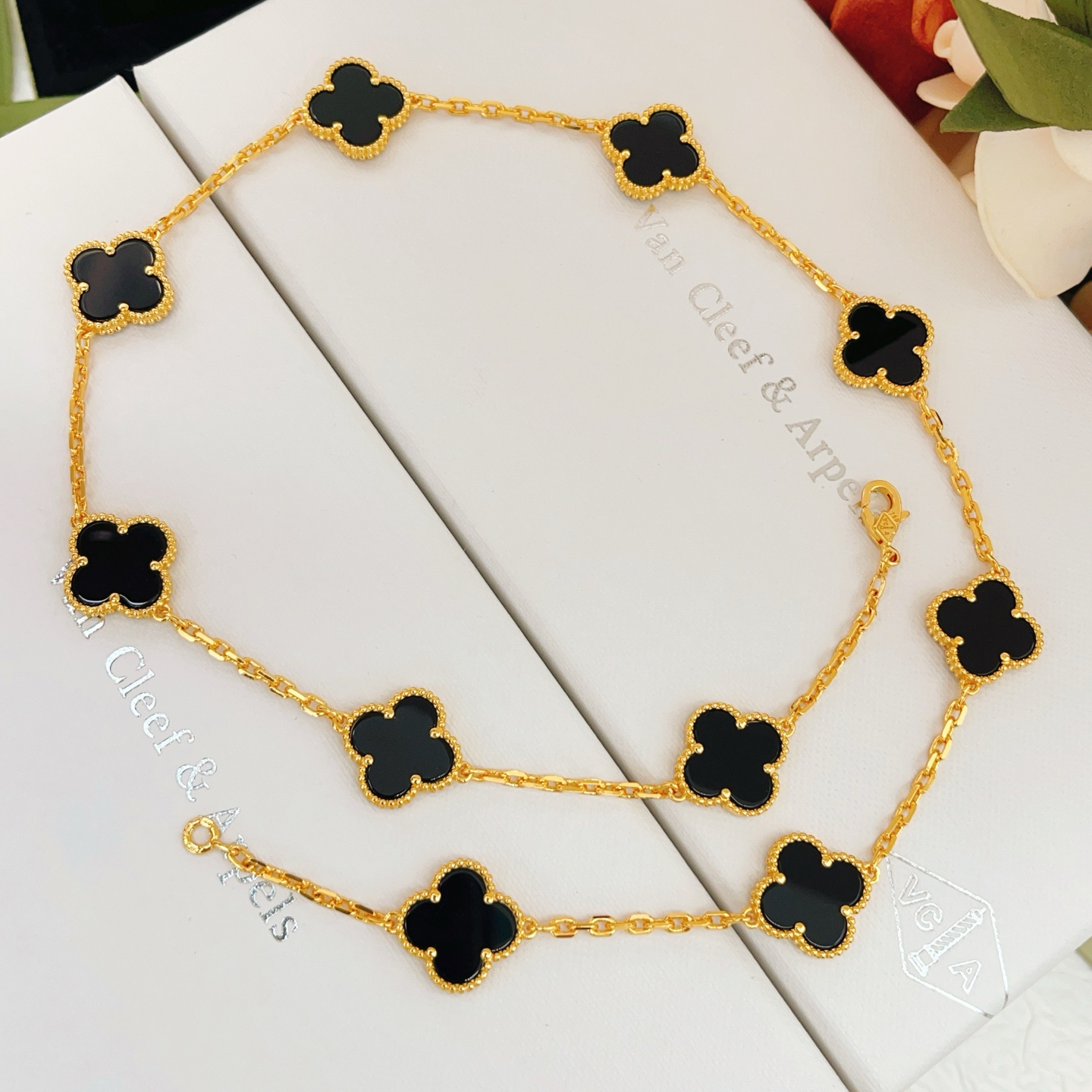 Van Cleef Arpels Alhambra necklace yellow gold with black onyx clover motifs 42cm