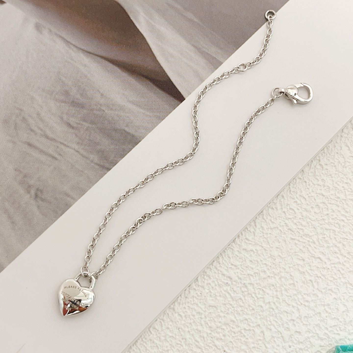 Tiffany & Co. Tiffany*帝芙尼光面爱心银色手链一致ZP黄铜材质