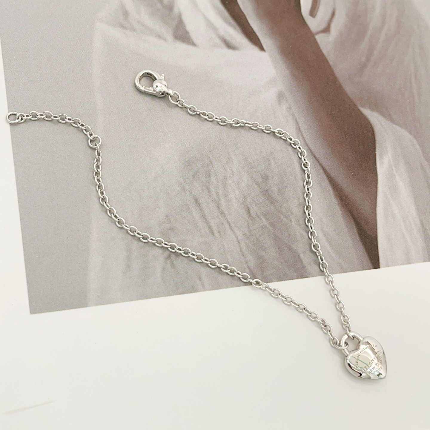 Tiffany & Co. Tiffany*帝芙尼光面爱心银色手链一致ZP黄铜材质