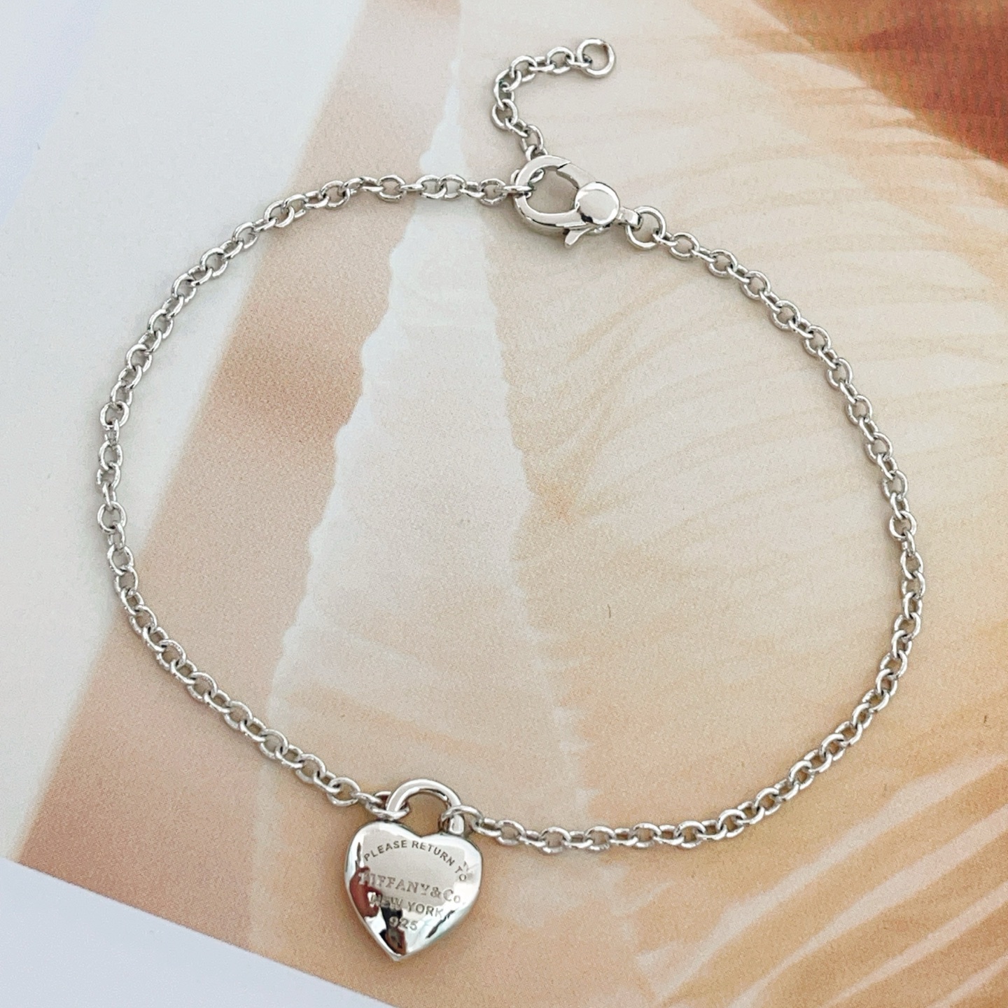 Tiffany & Co. Tiffany*帝芙尼光面爱心银色手链一致ZP黄铜材质