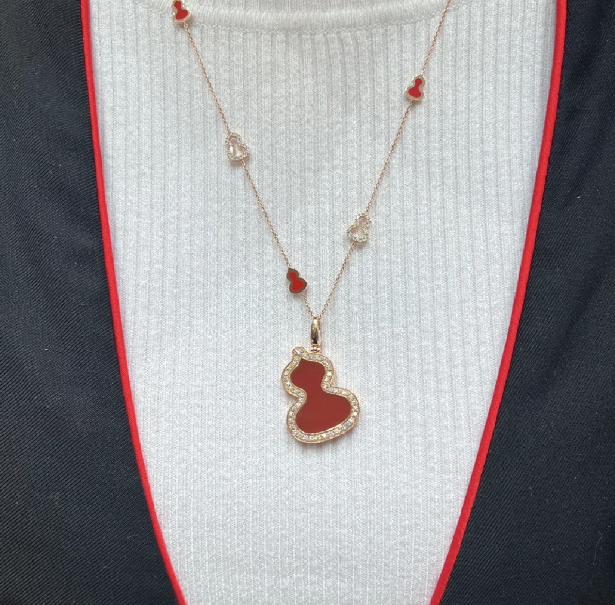 Qeelin Wulu necklace Rose gold with red carnelian and diamond accents 42cm