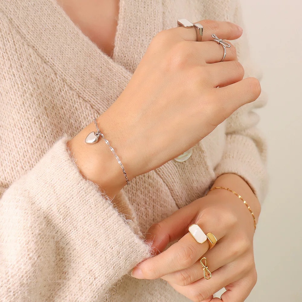 Tiffany & Co. Tiffany*帝芙尼光面爱心银色手链一致ZP黄铜材质