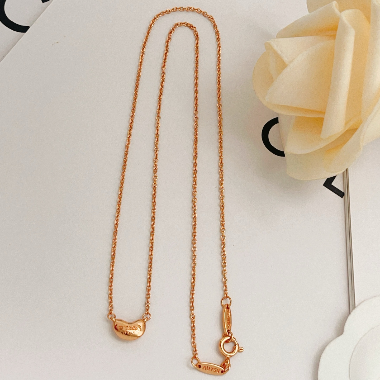 Tiffany & Co. Tiffany*帝芙尼最新款，非常的上镜‼ 设计很特别值得入手 高级手工坊系列