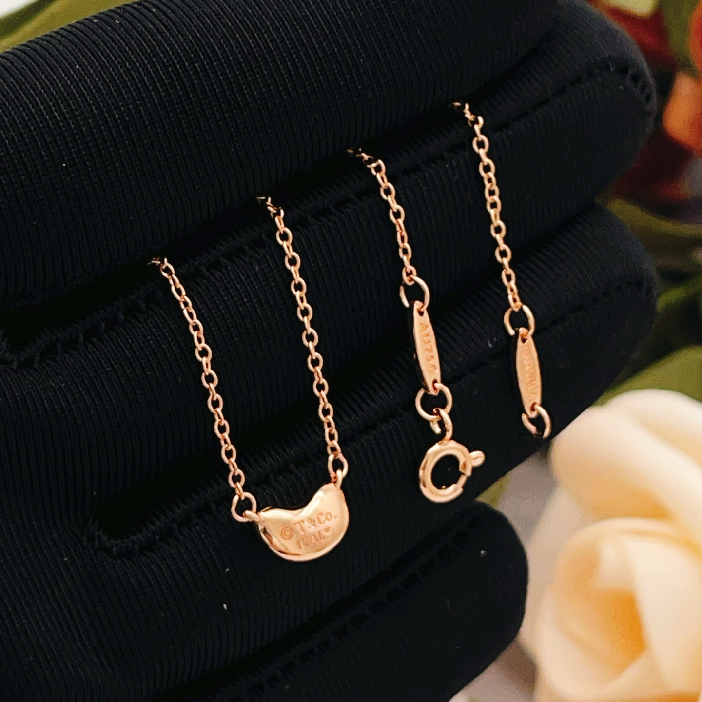 Tiffany & Co. Tiffany*帝芙尼最新款，非常的上镜‼ 设计很特别值得入手 高级手工坊系列