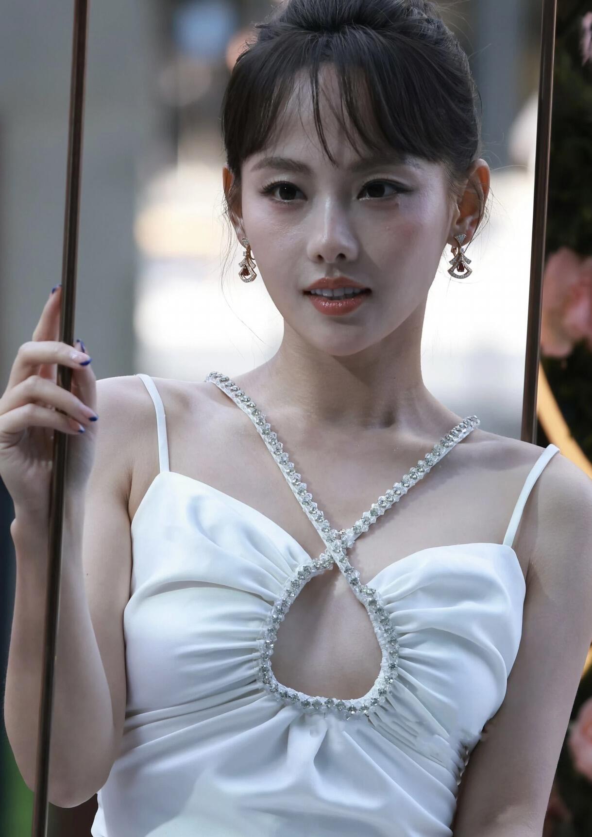 Bvlgari BVLGARI最新款，非常的上镜‼ 设计很特别值得入手 高级手工坊系列
