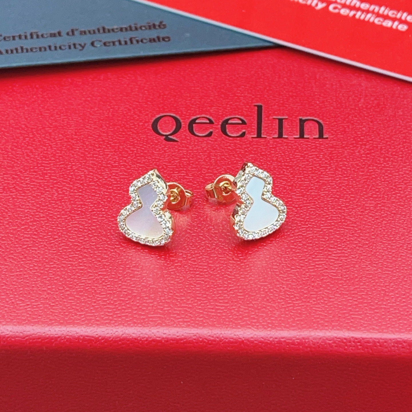 Qeelin Wulu earrings 18k rose gold white mother-of-pearl clear diamond 8mm stud diameter