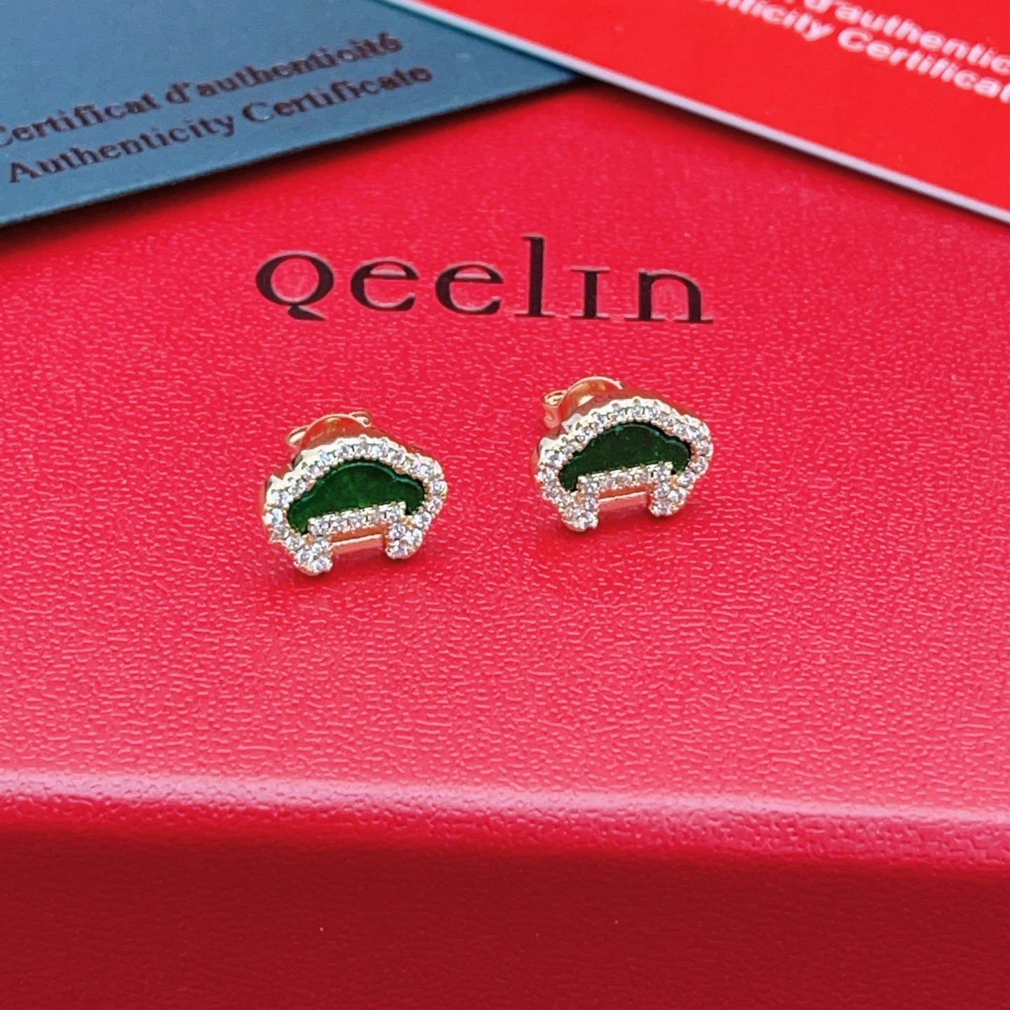 Qeelin Yu Yi earrings 18K rose gold green jade clear diamond 8mm stud diameter