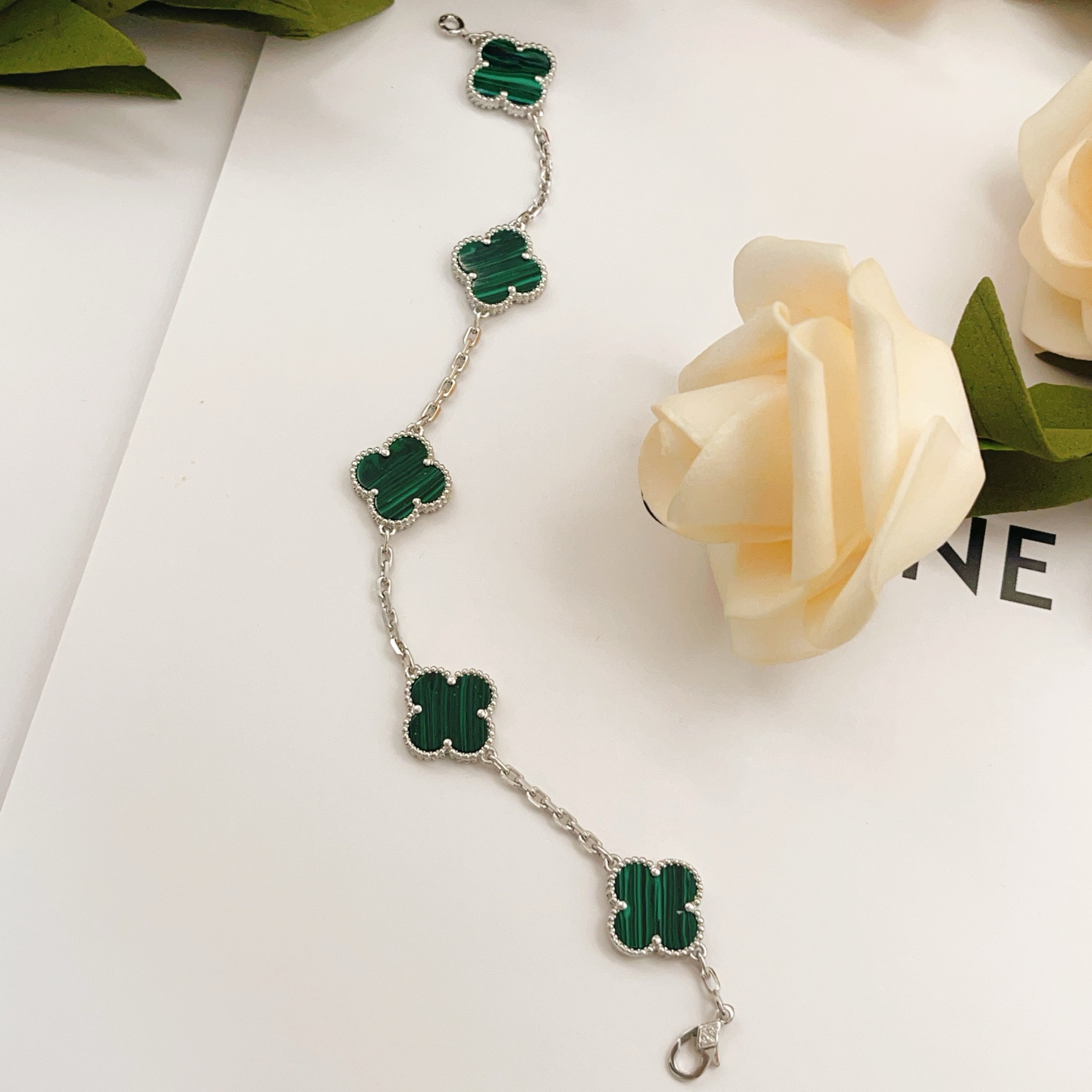 Bracciale Van Cleef Arpels Alhambra Oro bianco con malachite verde 19 cm