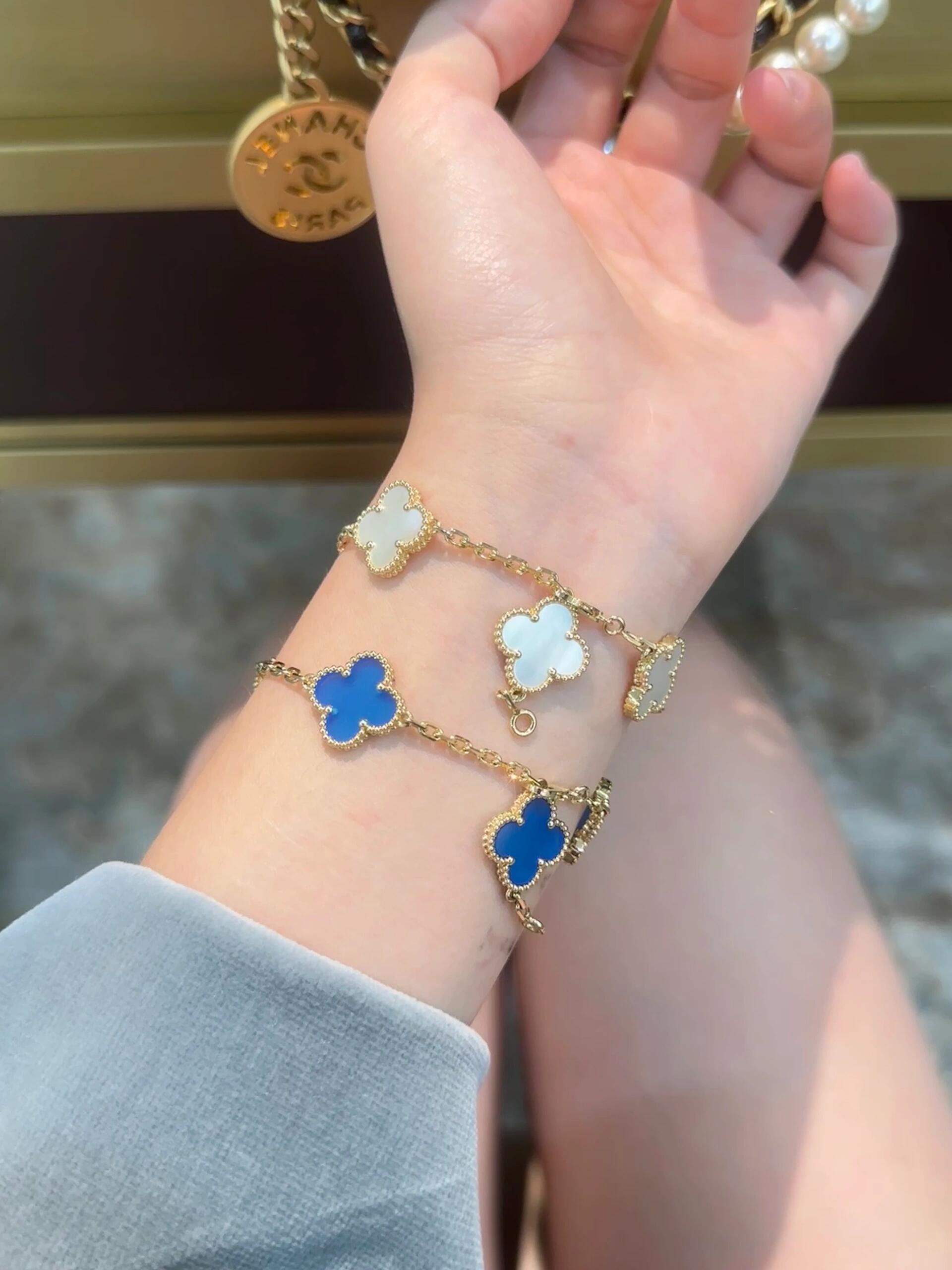 Pulseira Van Cleef Arpels Alhambra Ouro amarelo com ágata azul Ouro branco com ágata azul Ouro rosa com ágata azul 18 cm