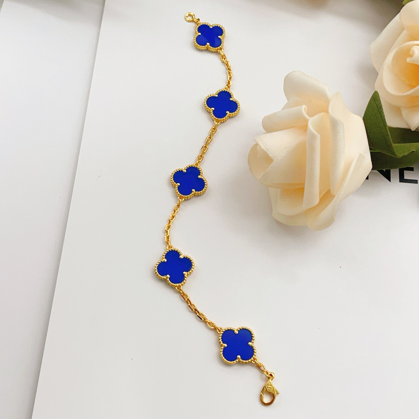 Pulsera Van Cleef Arpels Alhambra Oro amarillo con motivos de tréboles de lapislázuli azul 18cm