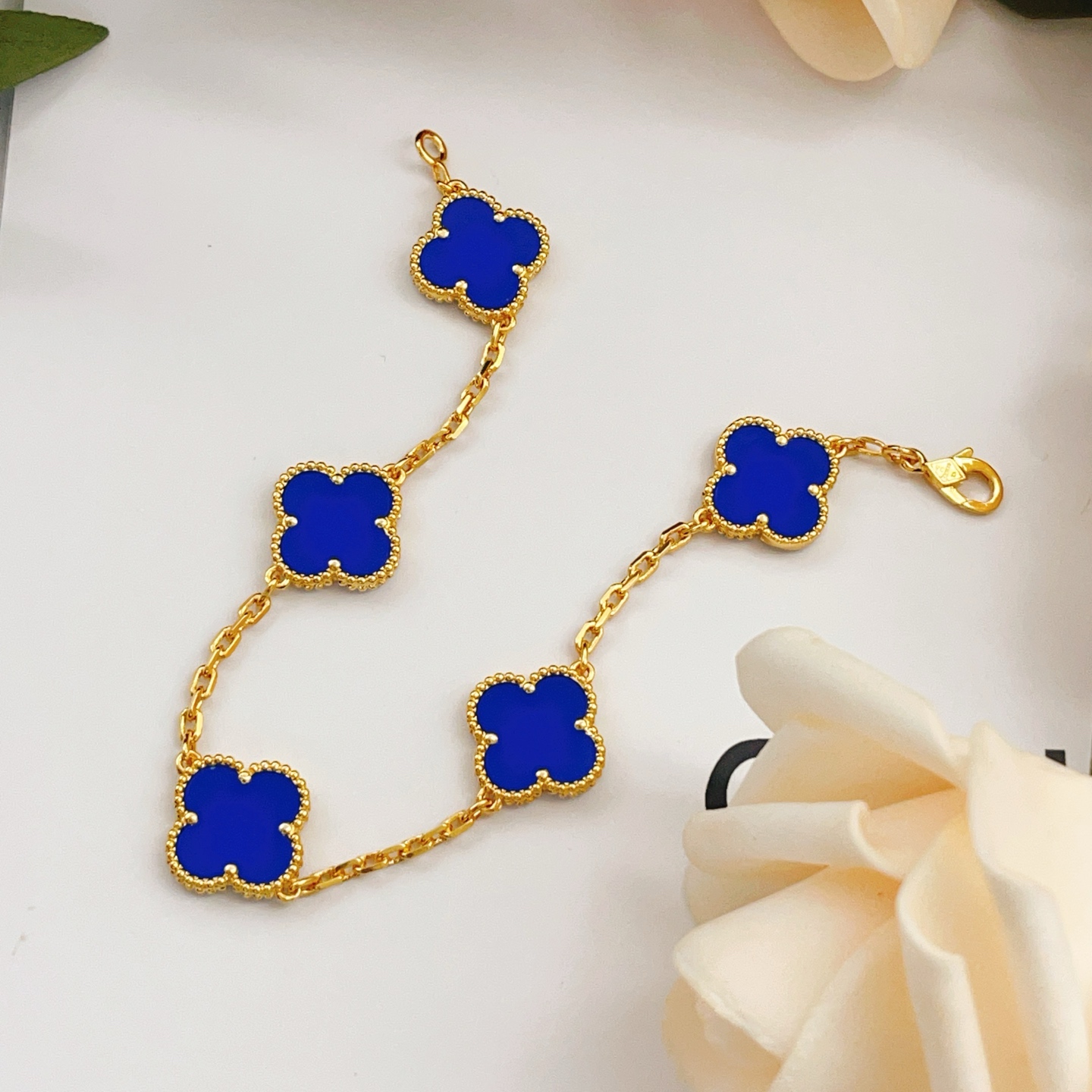 Pulsera Van Cleef Arpels Alhambra Oro amarillo con motivos de tréboles de lapislázuli azul 18cm