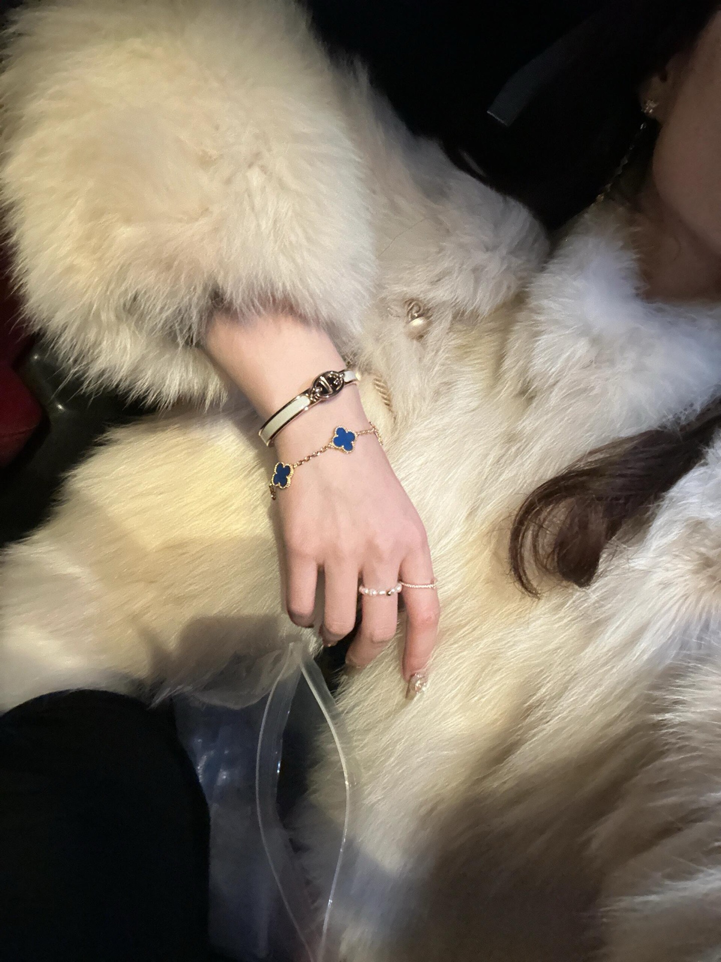 Bracciale Van Cleef Arpels Alhambra in oro giallo agata blu 17 cm