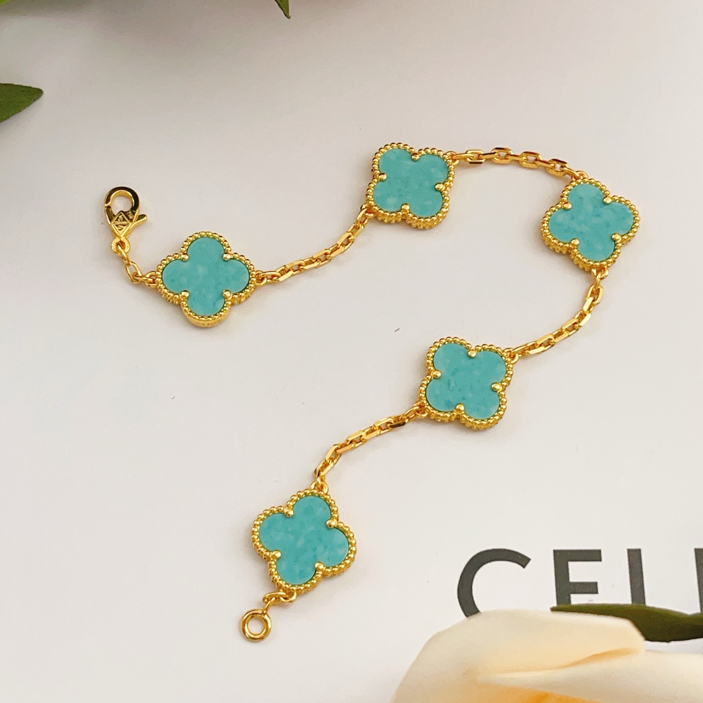 Pulseira Van Cleef Arpels Alhambra Vintage 5 Motifs Ouro amarelo com incrustações de trevo azul turquesa 19 cm