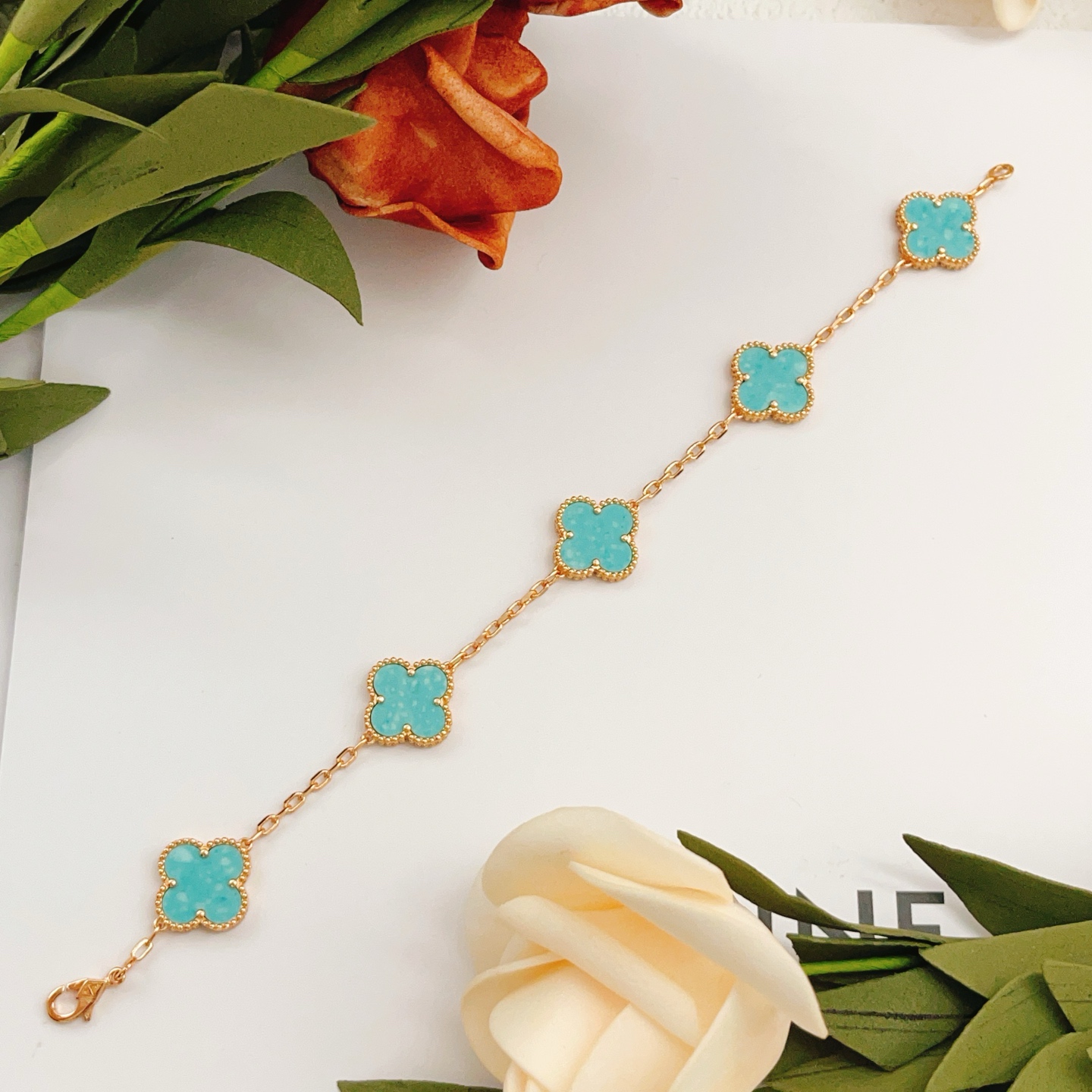 Van Cleef Arpels Bracelet Alhambra Or jaune avec motifs trèfles turquoise 19cm