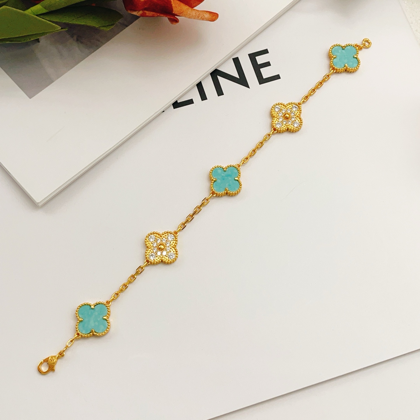 Van Cleef Arpels Bracelet Vintage Alhambra Or jaune avec accents de turquoise et diamants 18cm