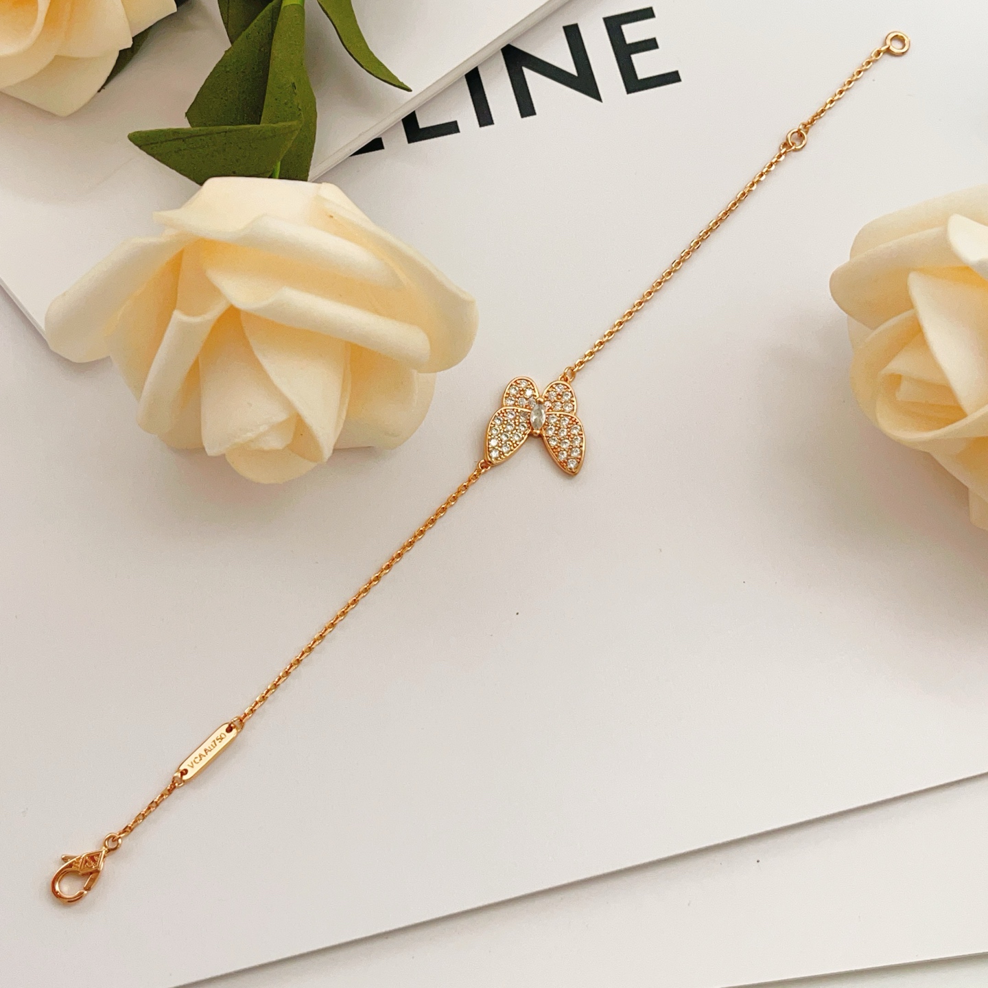 Bracciale Van Cleef Arpels Two Butterfly in oro giallo con diamanti trasparenti 17 cm
