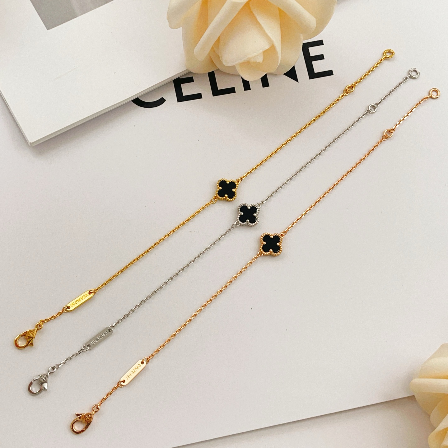 Van Cleef Arpels Sweet Alhambra bracelet Yellow gold with black onyx 17cm