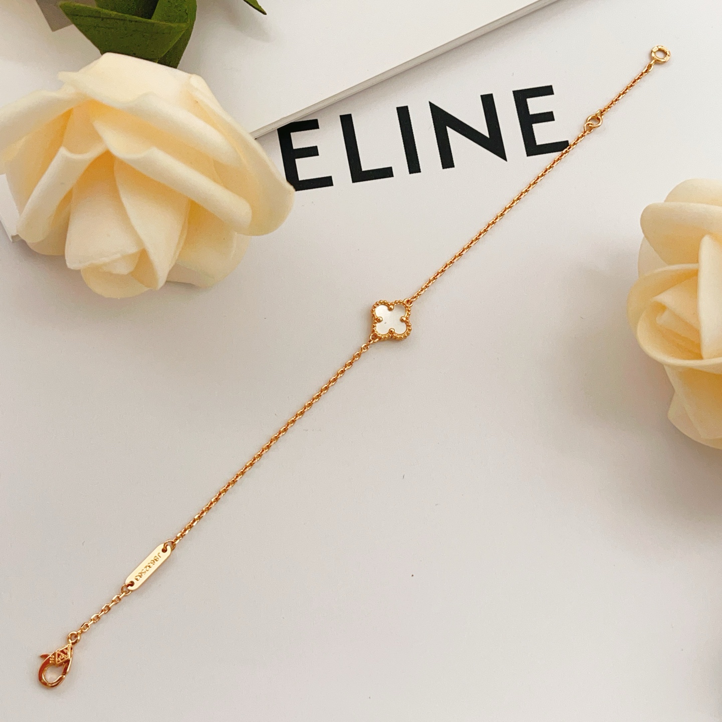 Van Cleef Arpels Pulsera Sweet Alhambra oro rosa de 18 quilates nácar 17cm