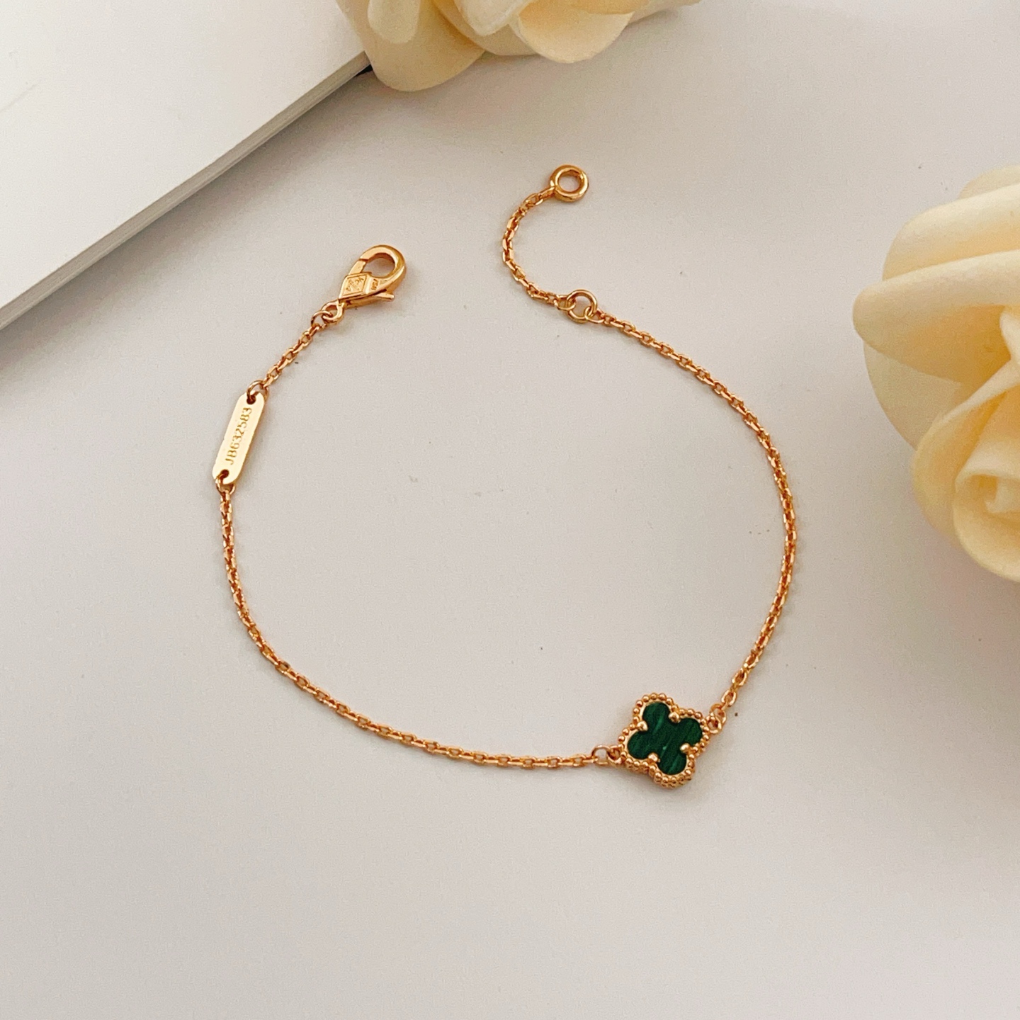 Van Cleef Arpels Sweet Alhambra bracelet Rose gold Malachite green 17cm