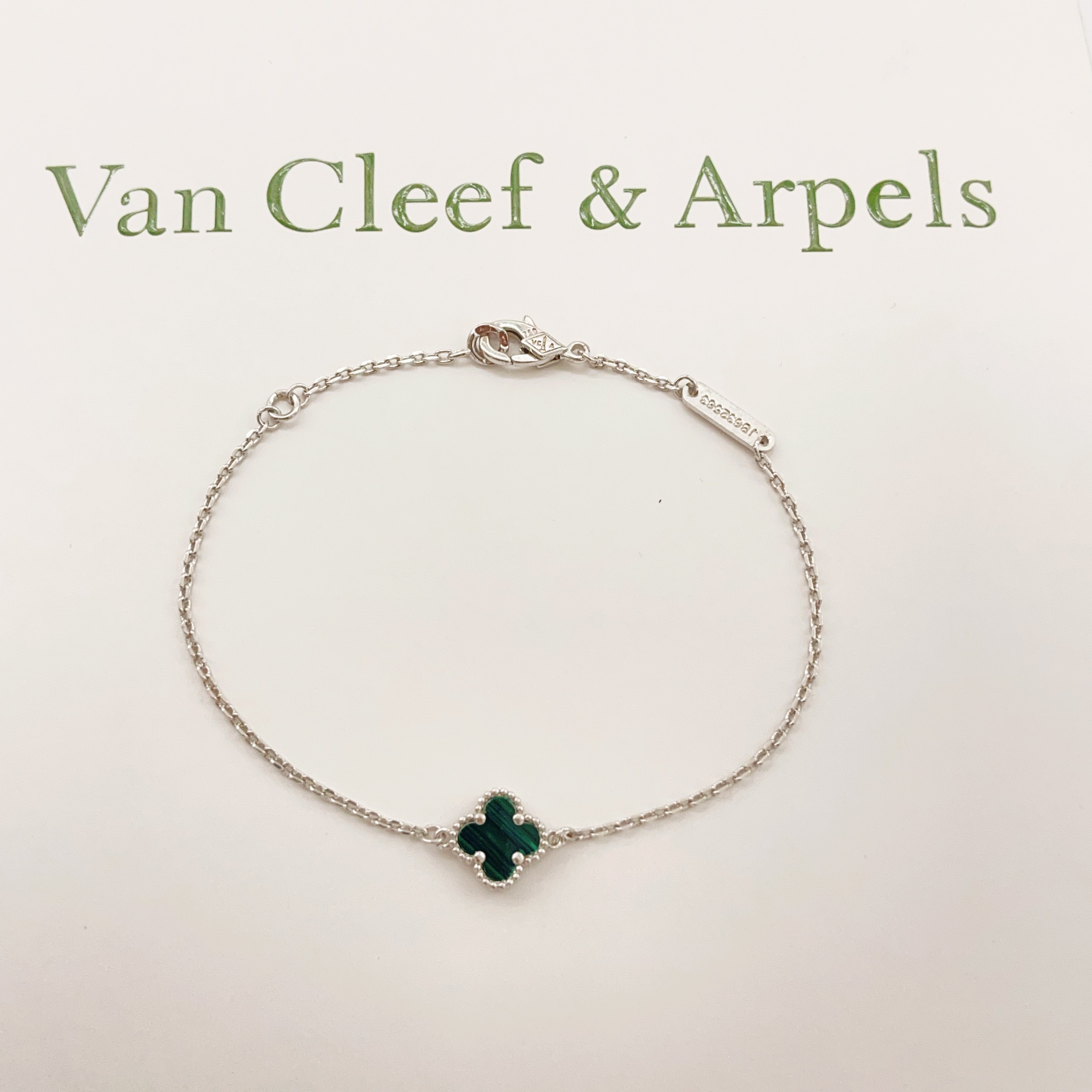 Pulseira Van Cleef Arpels Sweet Alhambra Ouro branco malaquita verde 17 cm