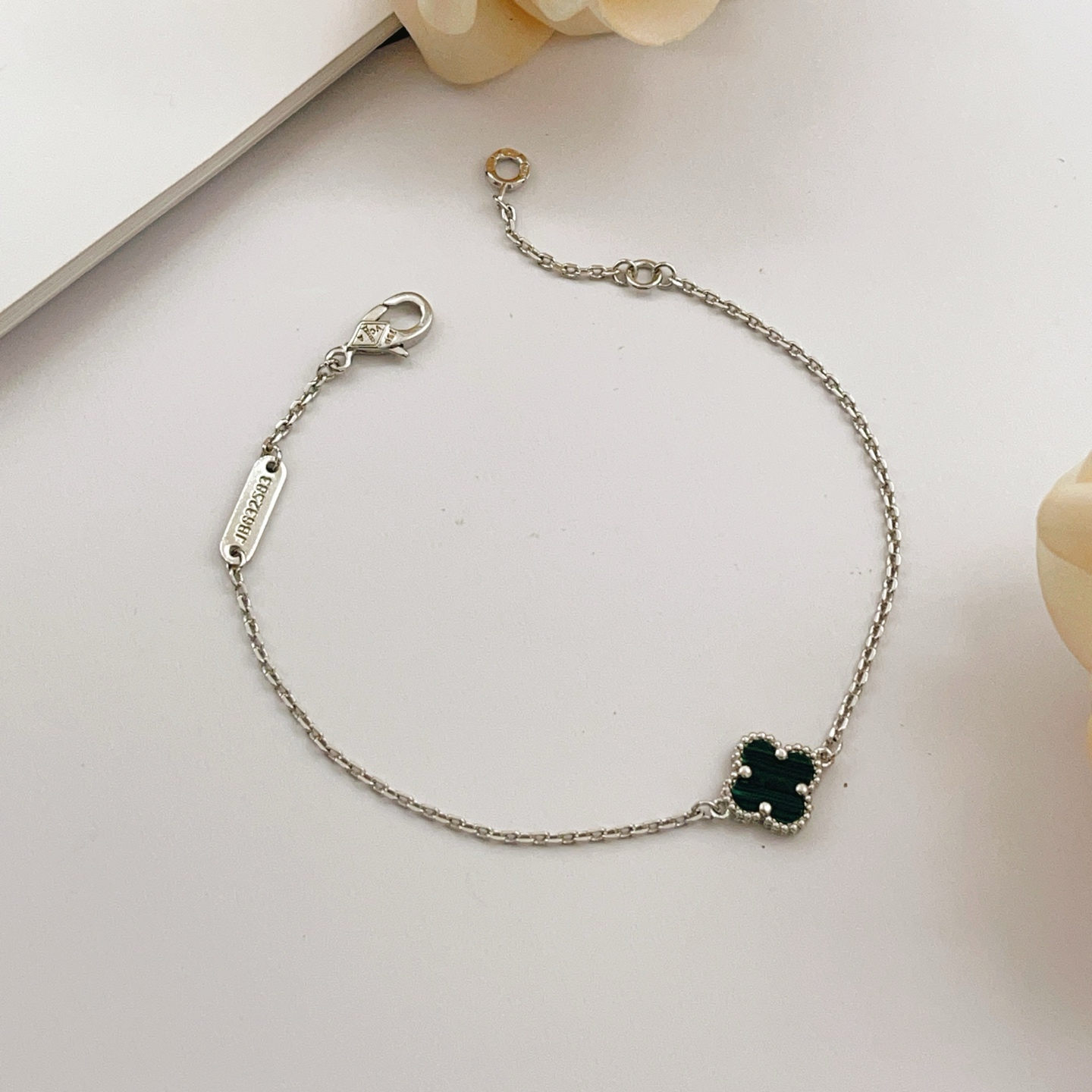 Van Cleef Arpels Sweet Alhambra bracelet White gold green malachite 17cm